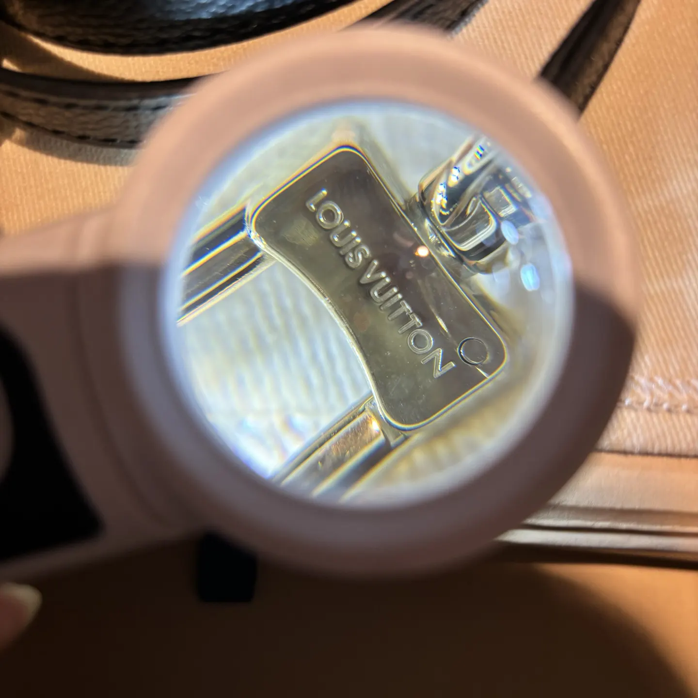 客户定制的渠道尾单货 多做的数量 库存已经稳定了 放 水桶包 休闲水桶款