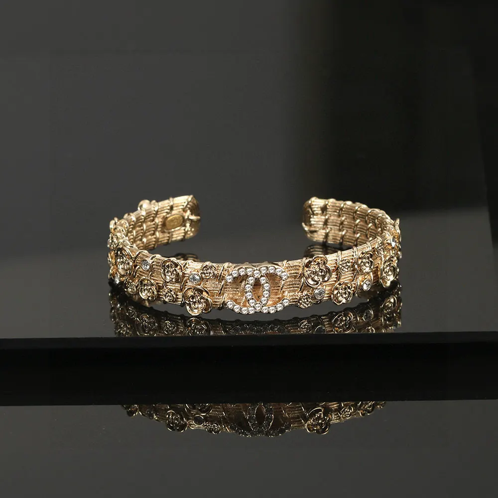 Chanel 手镯 精致腕饰