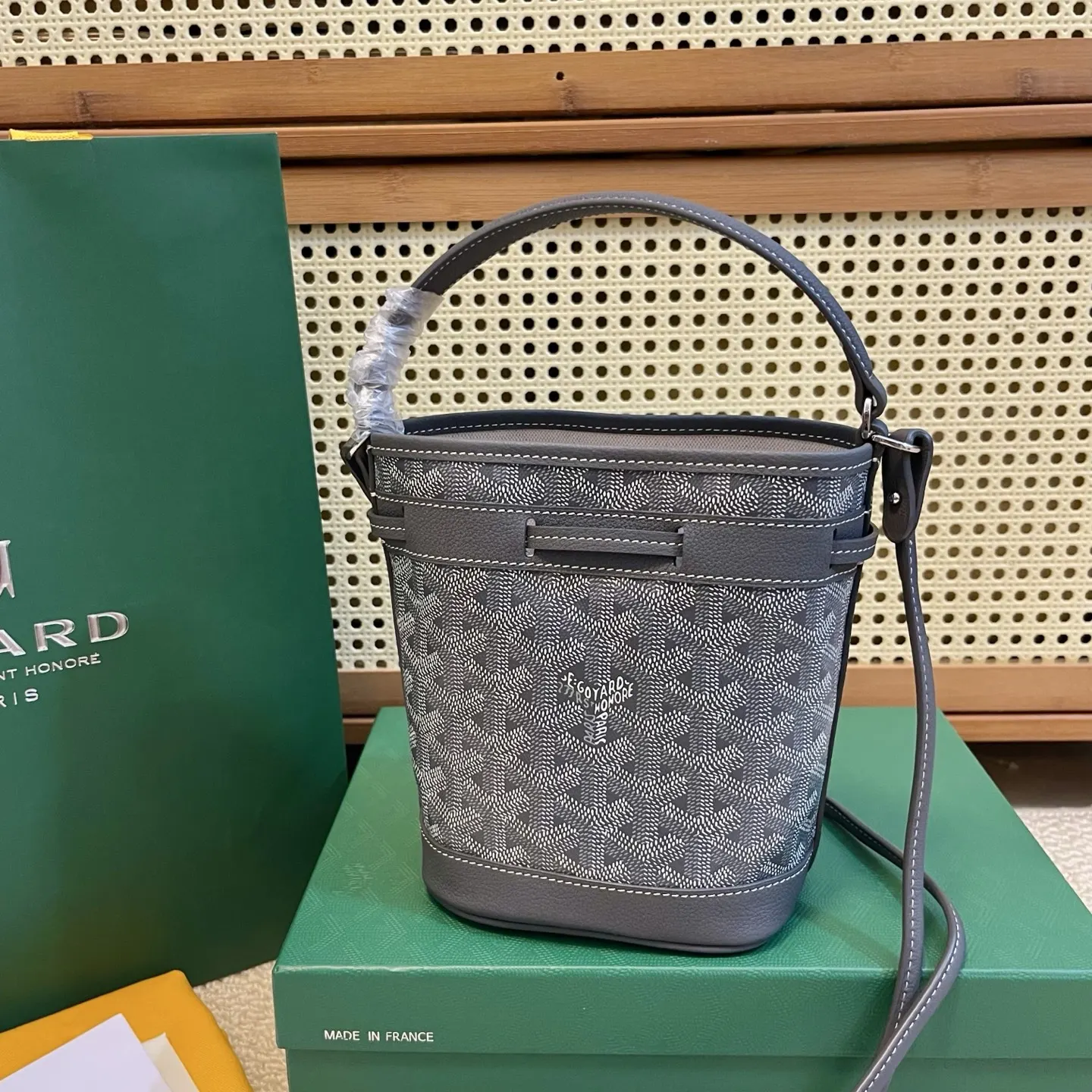 Goyard 皮革 轻盈小巧去始终保持标志性水桶百搭造型 水桶包 休闲水桶款
