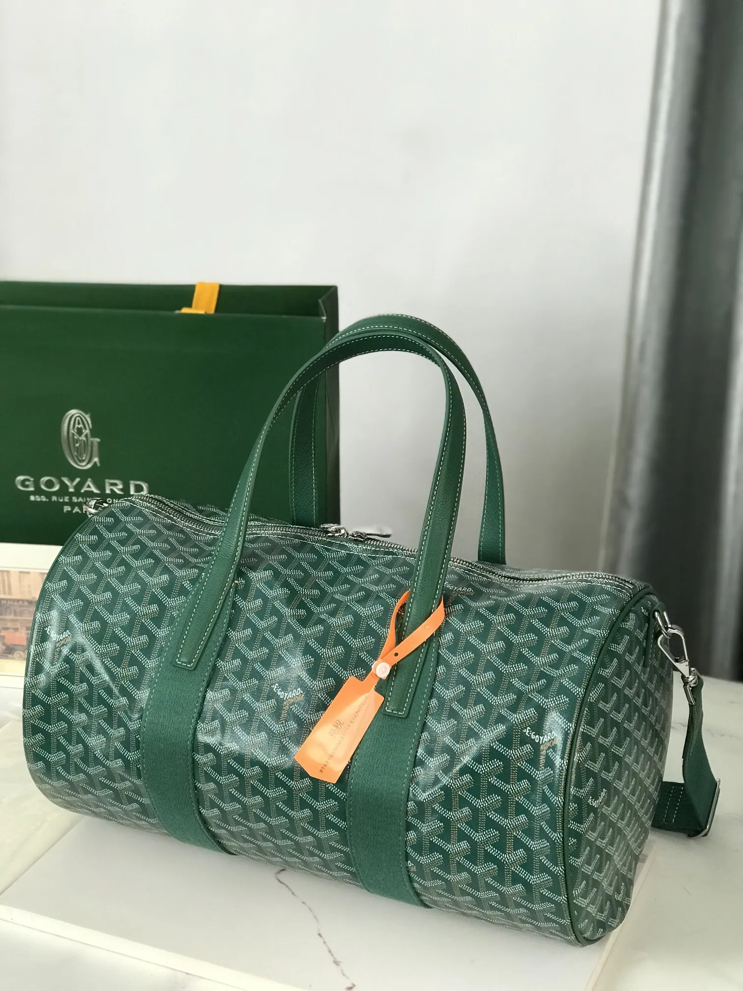 Goyard 侧边设有扣环 可以自行搭 中号背带进行肩背 旅行包 大容量旅行款