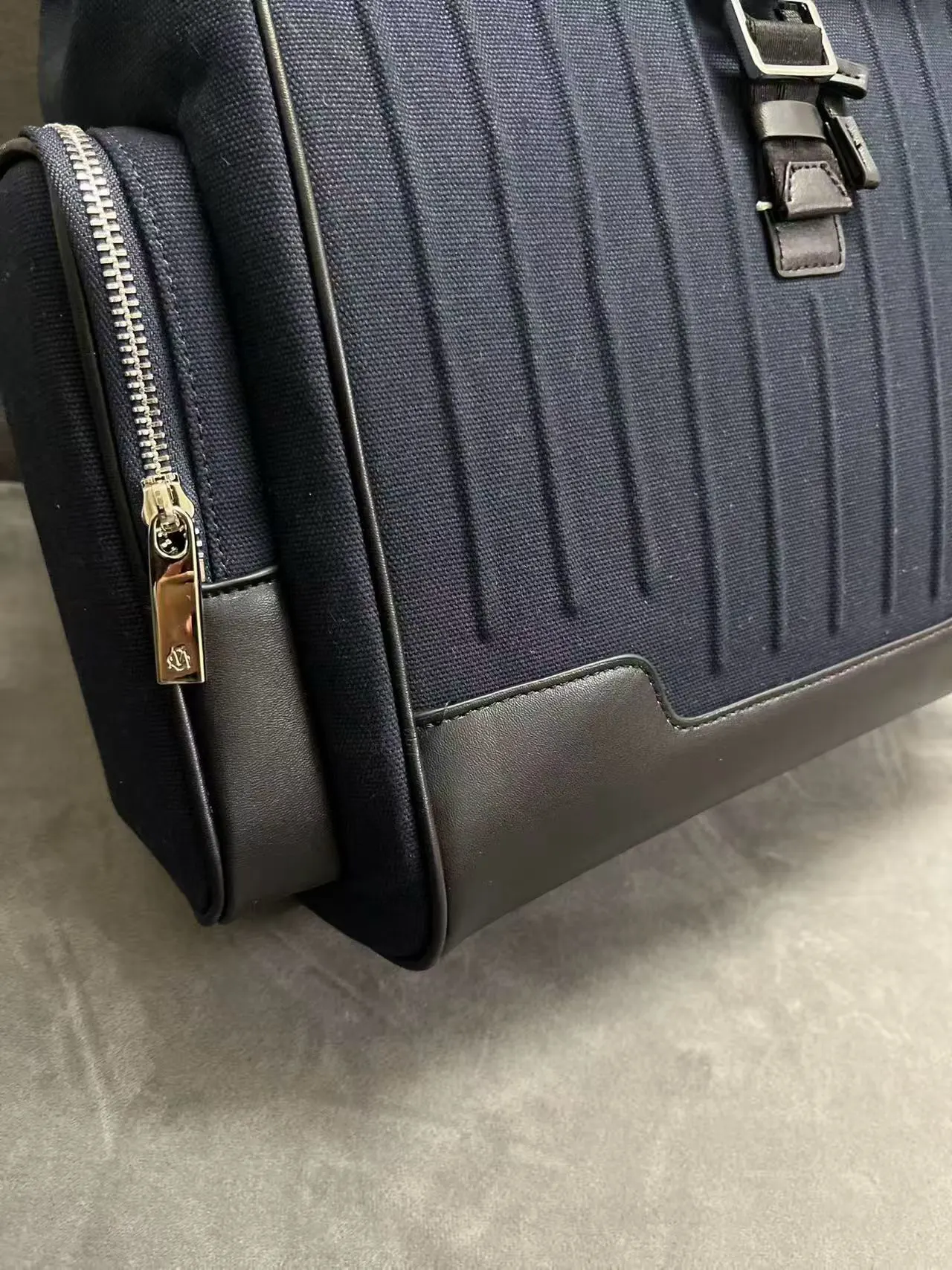 RIMOWA 黑色 雙肩包 精選款(數字7) RIMOWA 黑色 雙肩包 精選款(數字7)