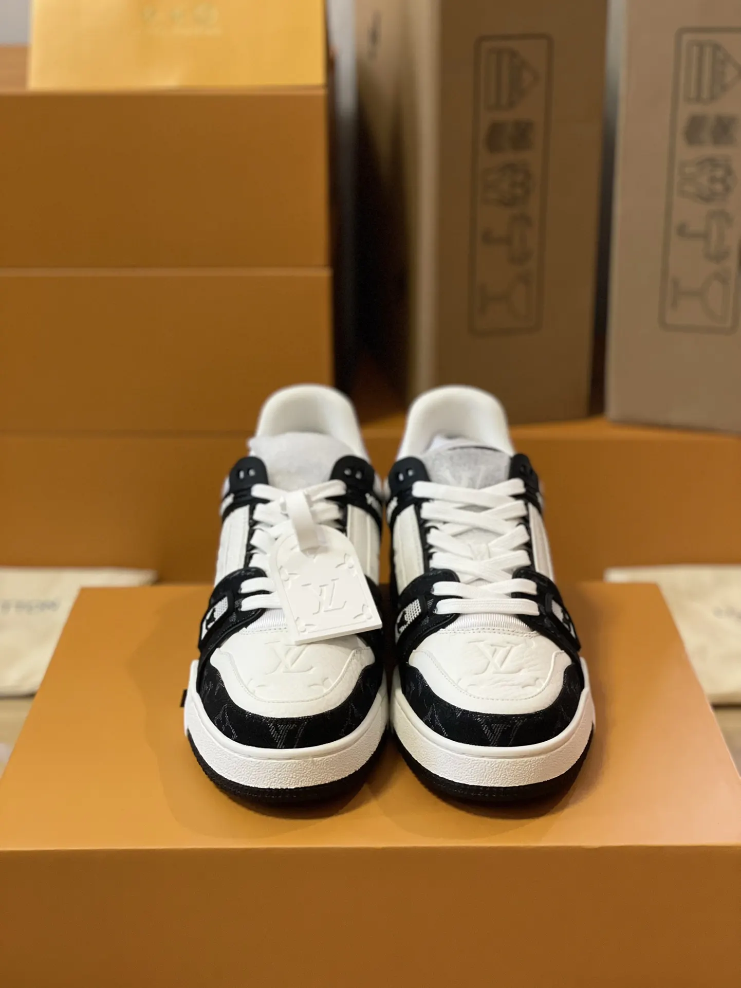 Louis Vuitton 黑色 运动鞋