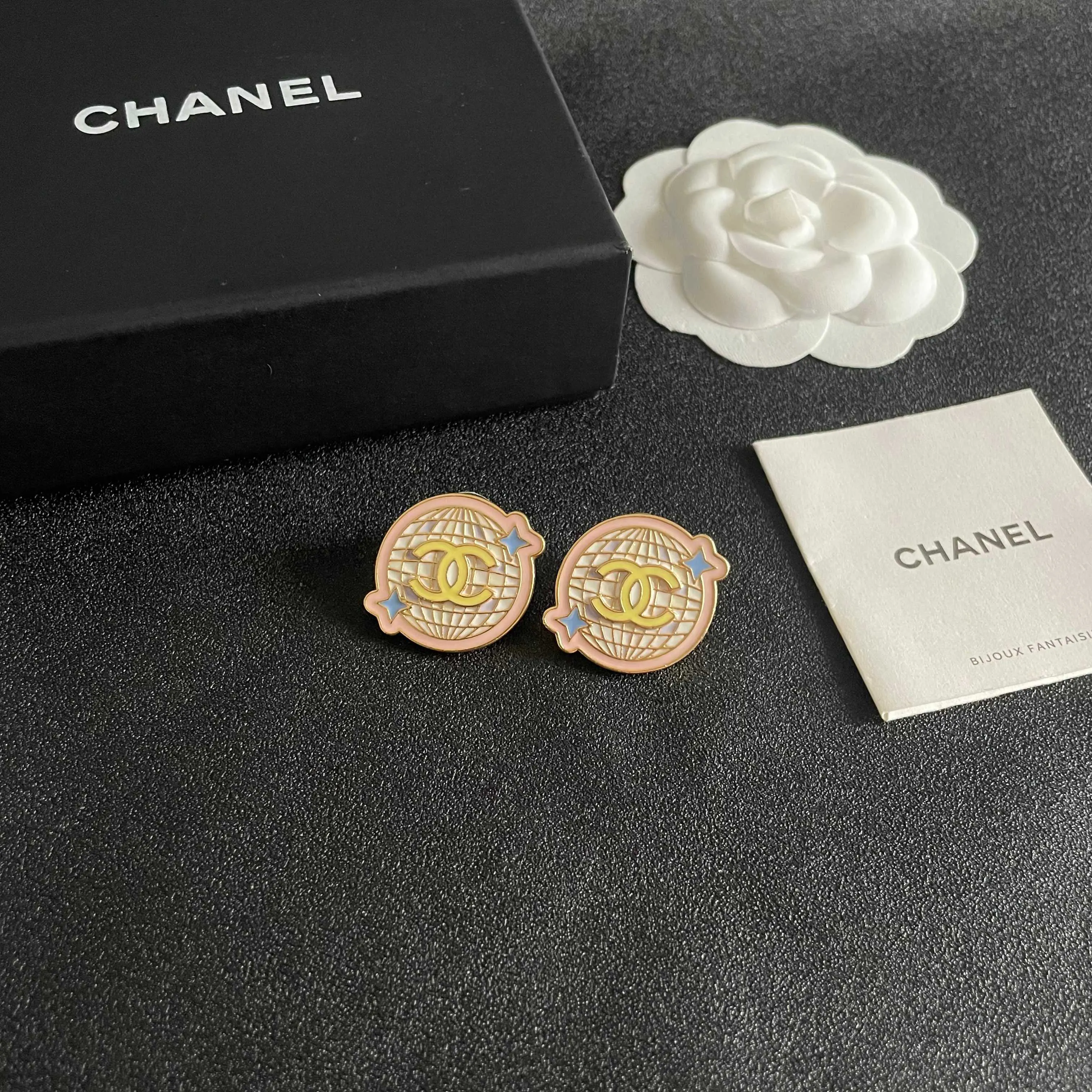 Chanel 双C 耳钉 小巧点缀 耳饰