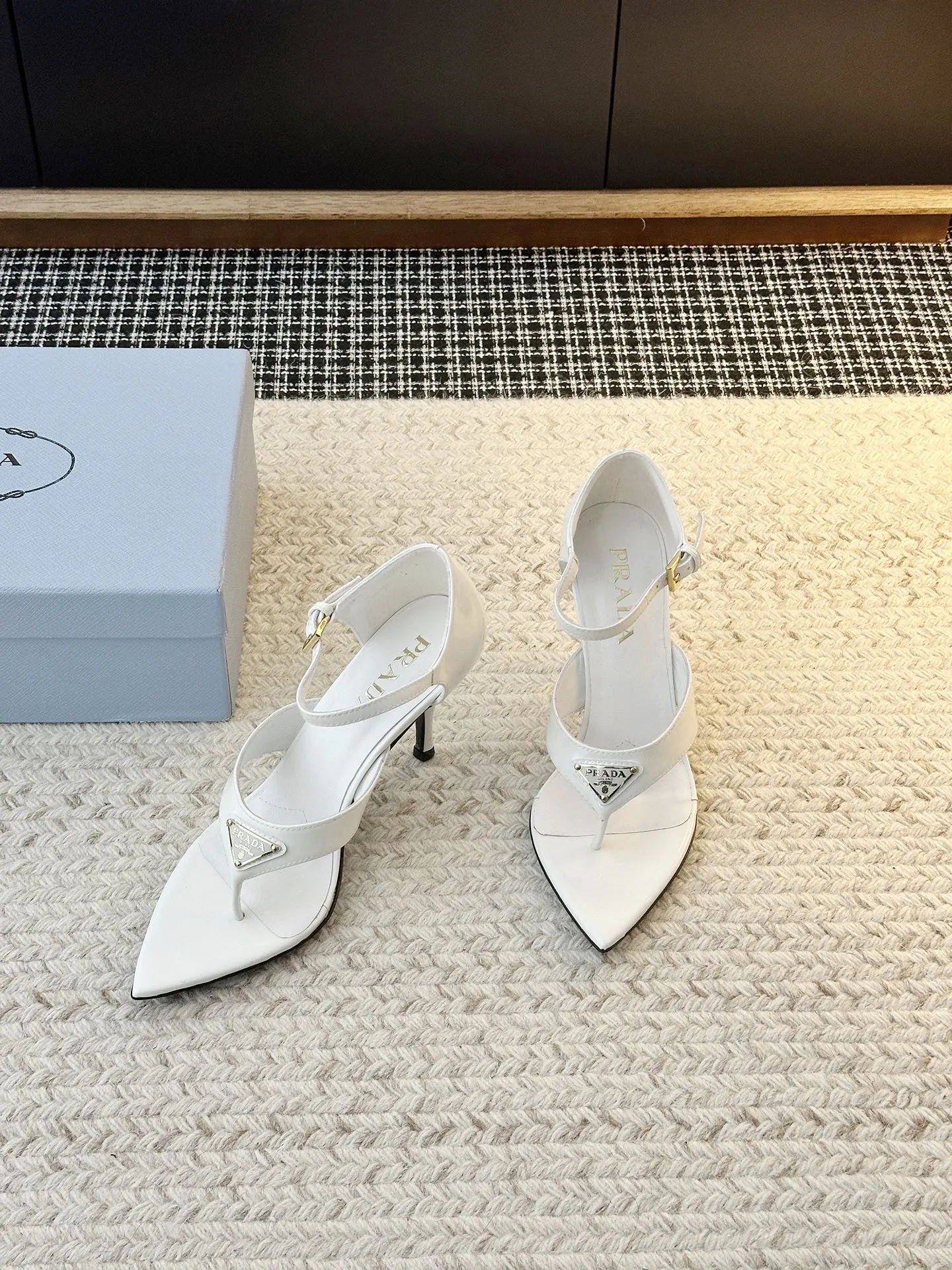 Prada 皮革 平底鞋