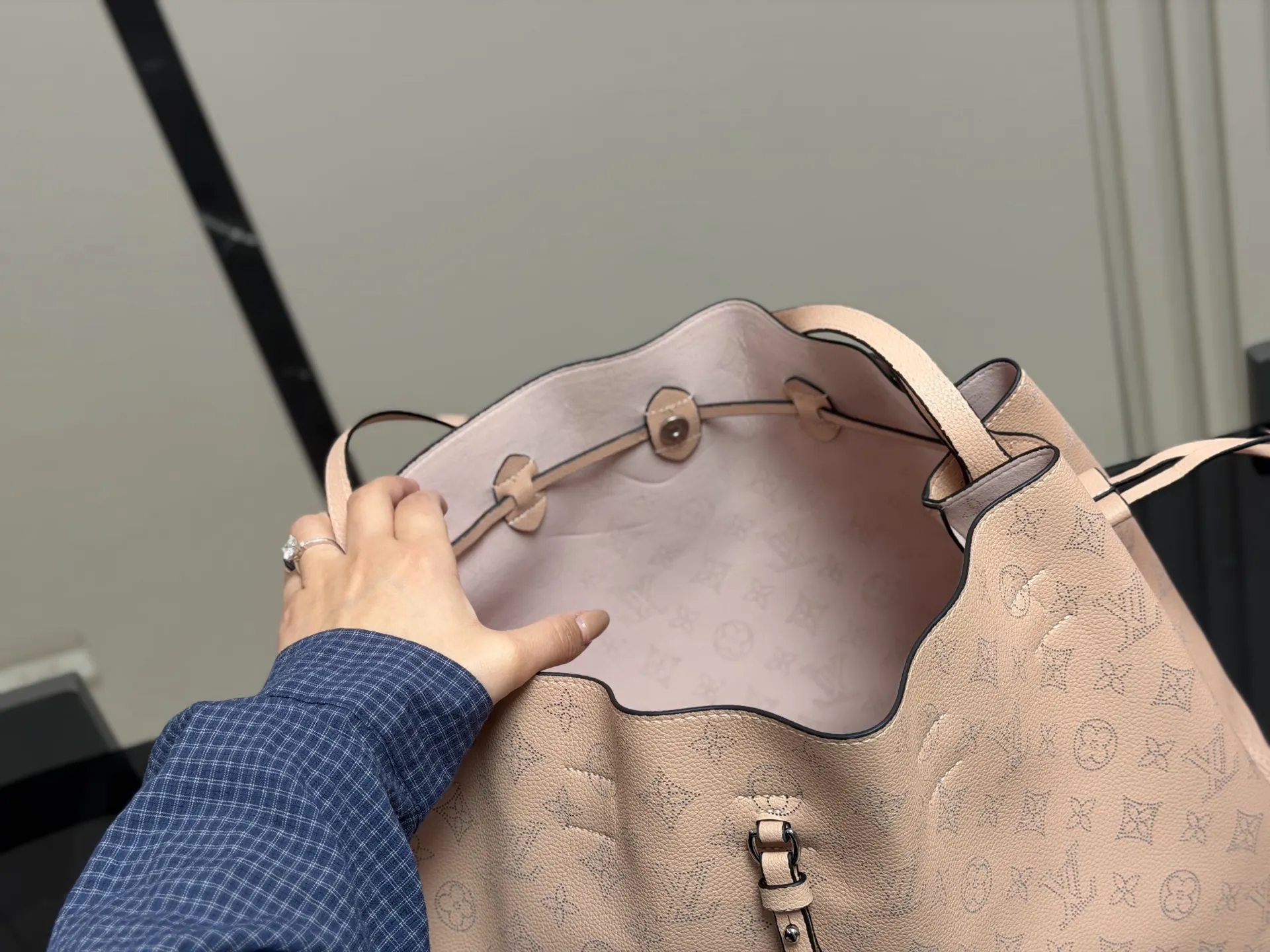 LV 月光女神水桶包 中古vinta 休闲水桶款