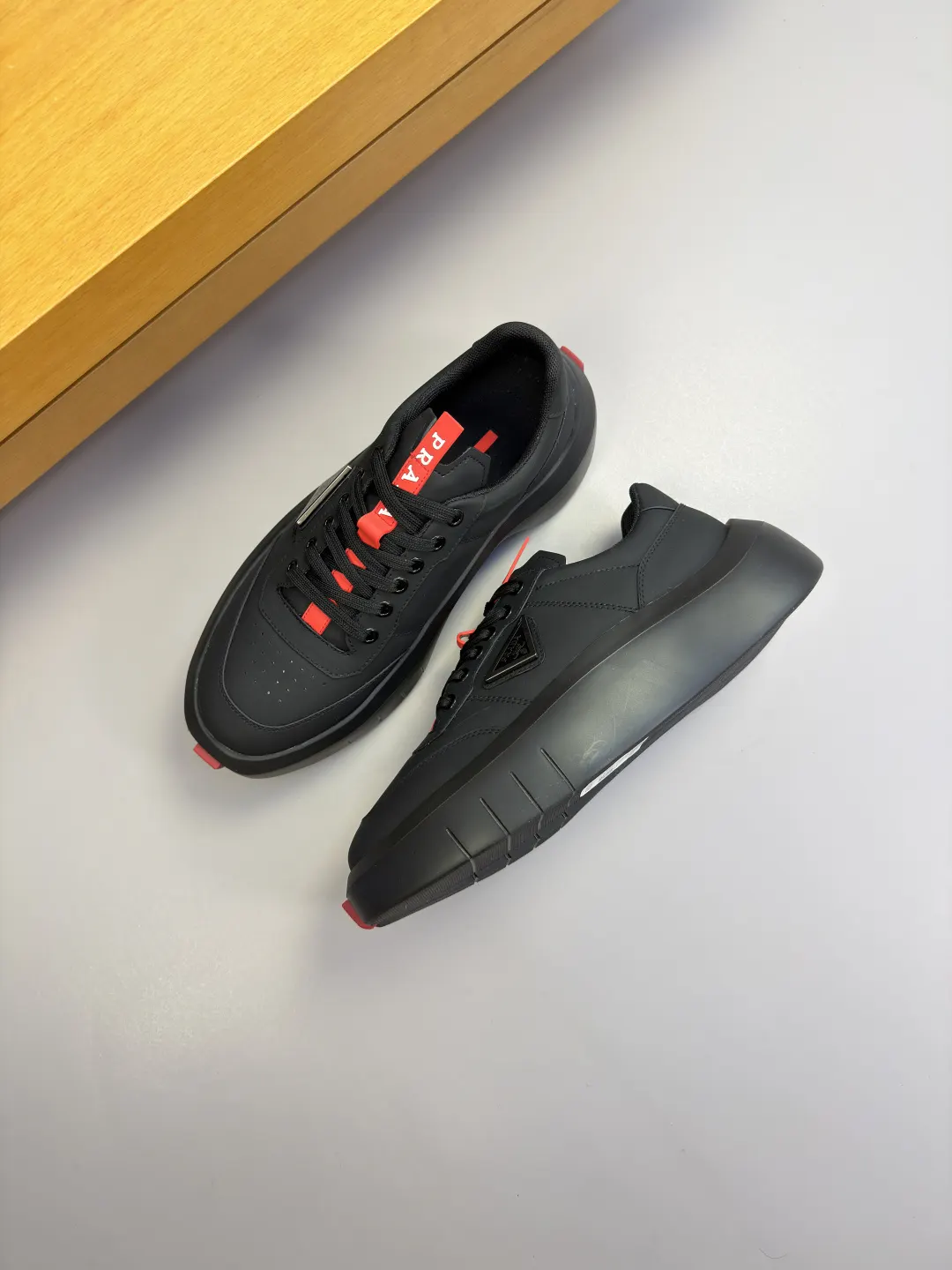 Prada 牛皮 真丝 帆布 运动鞋 休闲运动