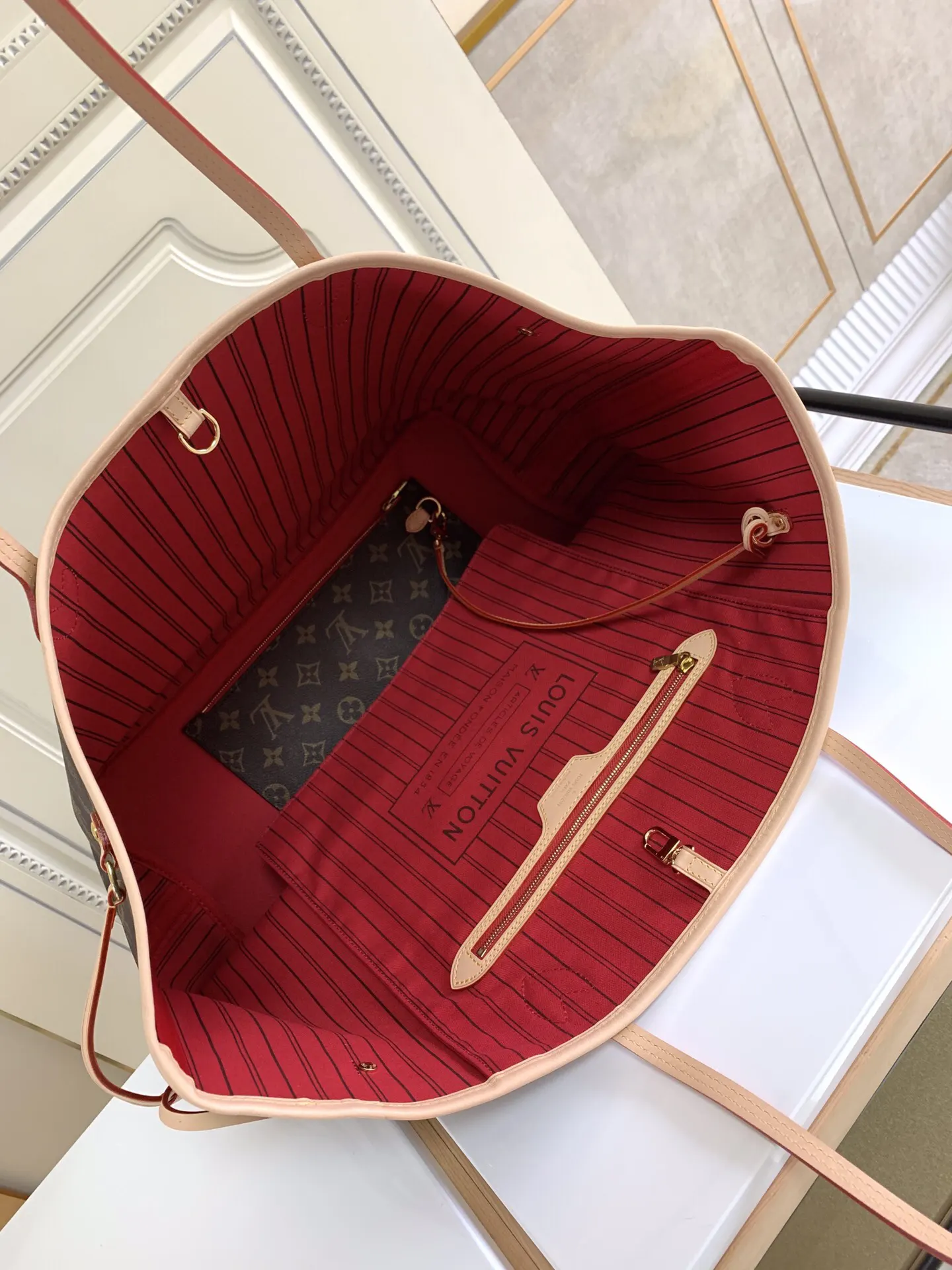 LV Neverfull 帆布 手拿包 精致手拿款