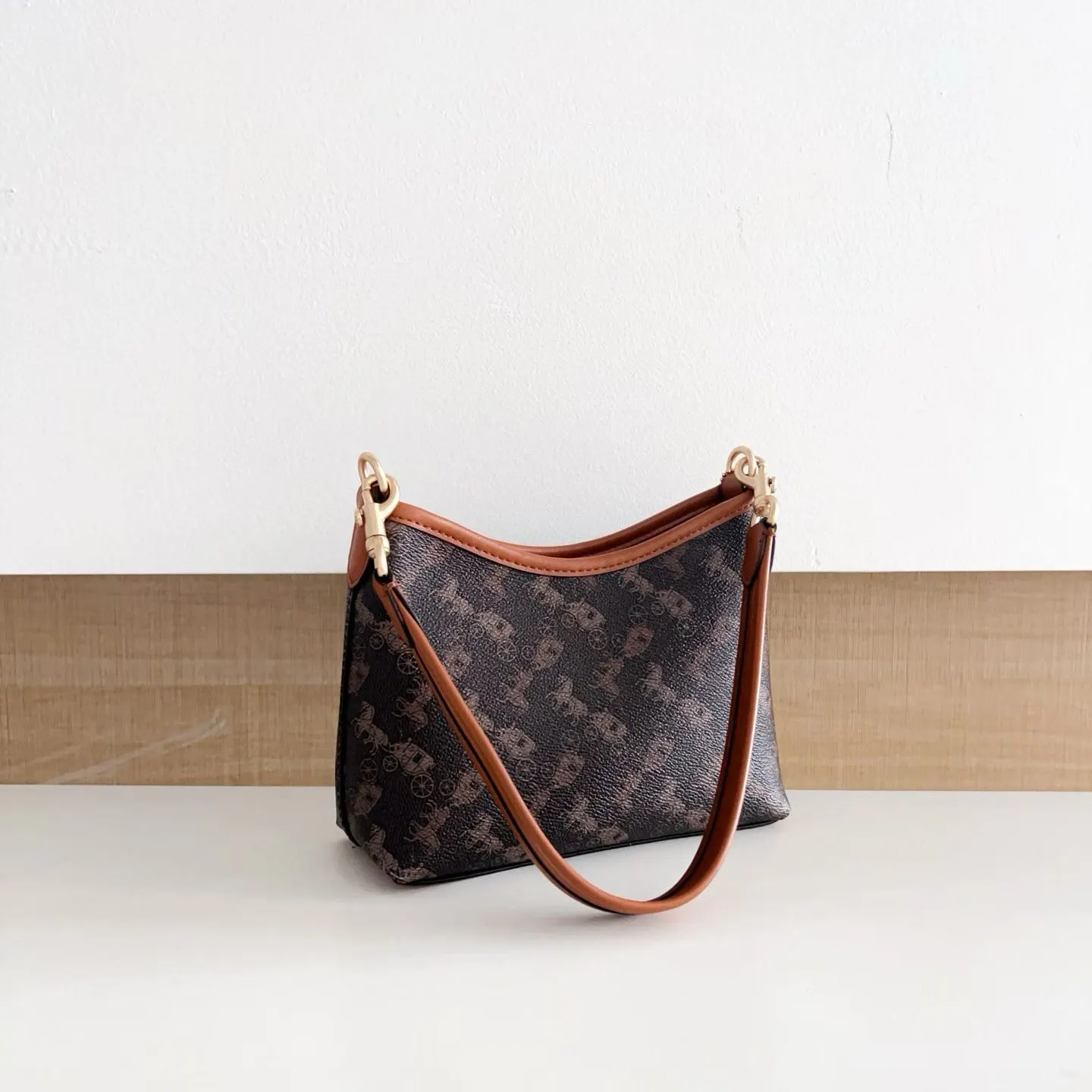 Coach laurel系列mini迷你流浪包 单肩斜挎包 轻便斜挎款
