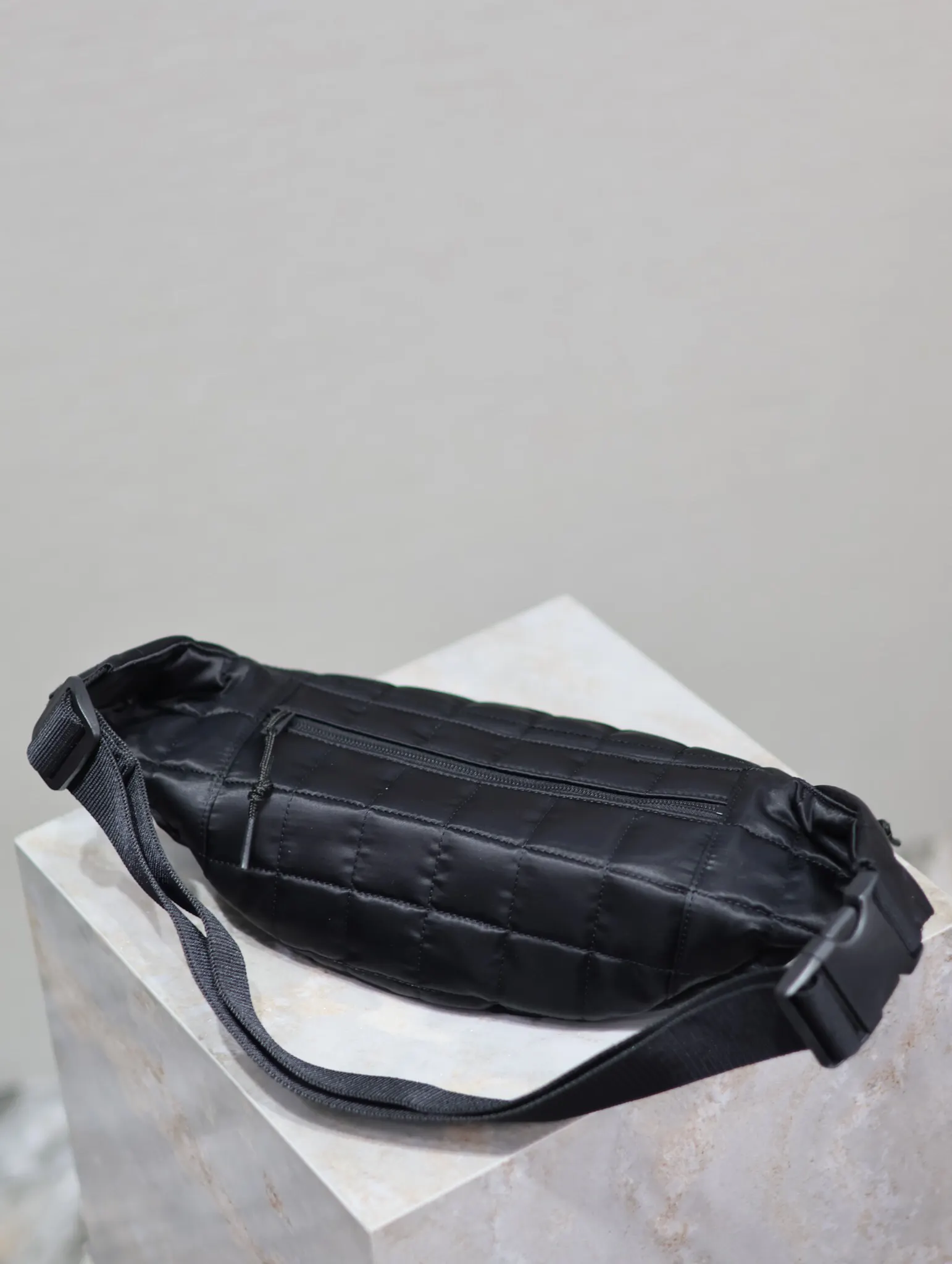 尼龙 格子尼龙腰包✧ 耐磨耐造的抛光尼龙布料 轻便时尚 包 休闲腰包款
