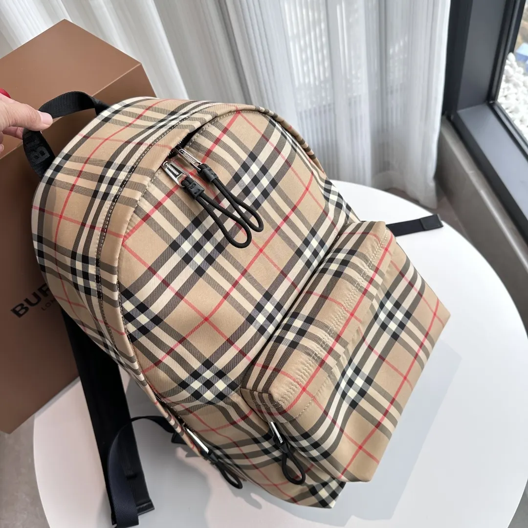 Burberry 尼龍 雙肩包 实用雙肩款