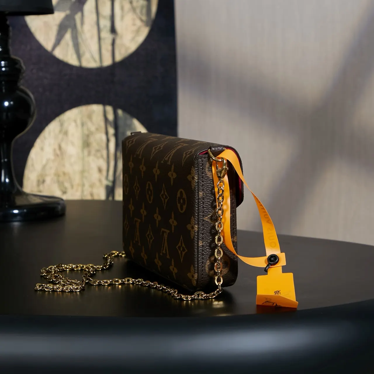 Louis Vuitton M81896 斜挎包