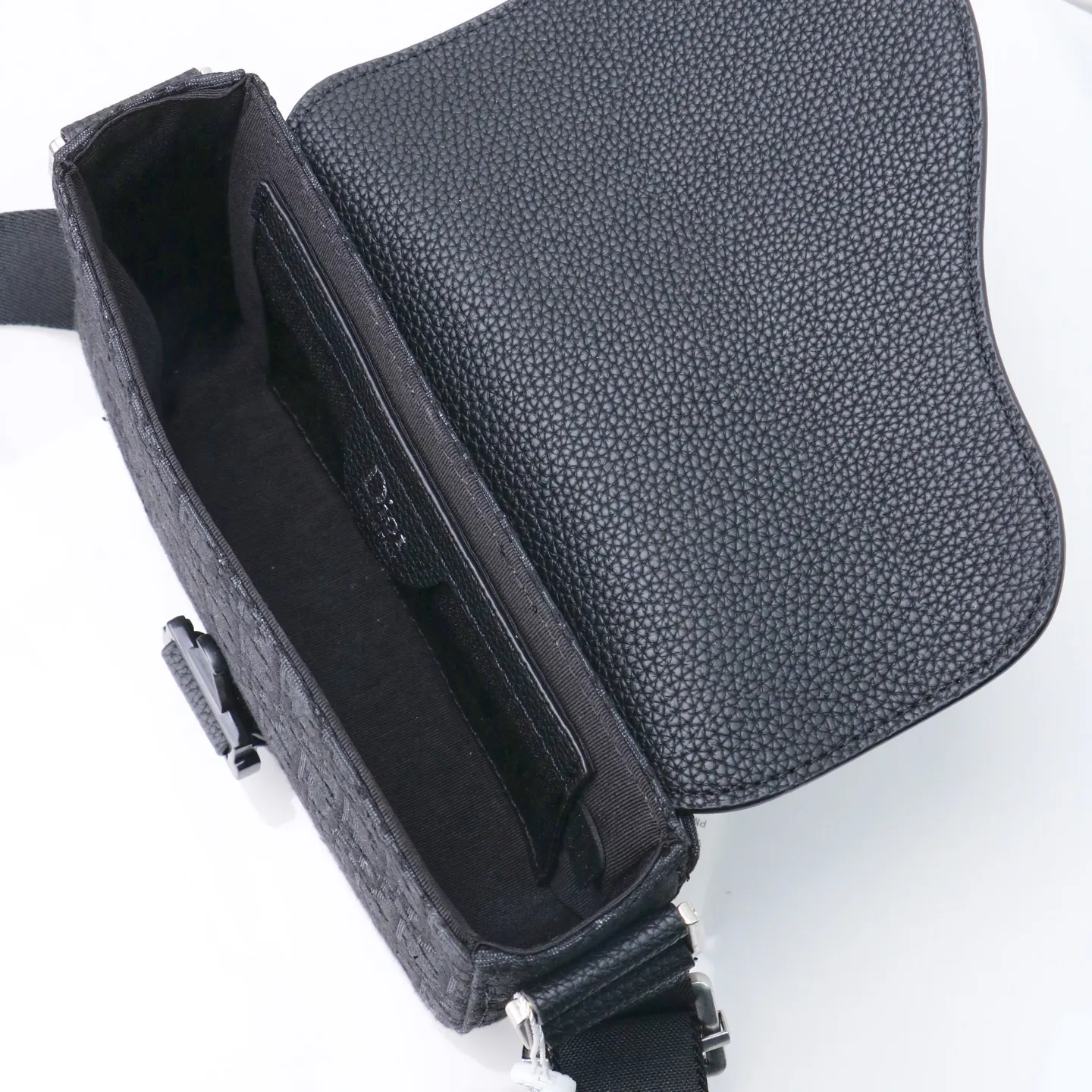 Dior Saddle 黑色牛皮翻盖信使包 宽肩带 斜挎包