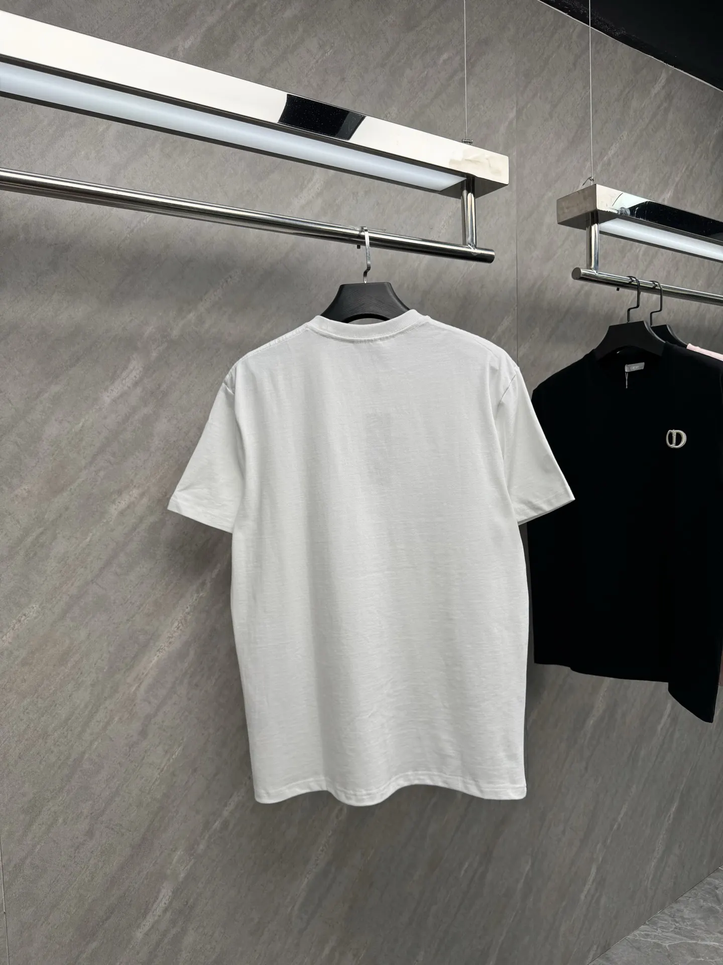 Dior 短袖T恤 精緻穿搭