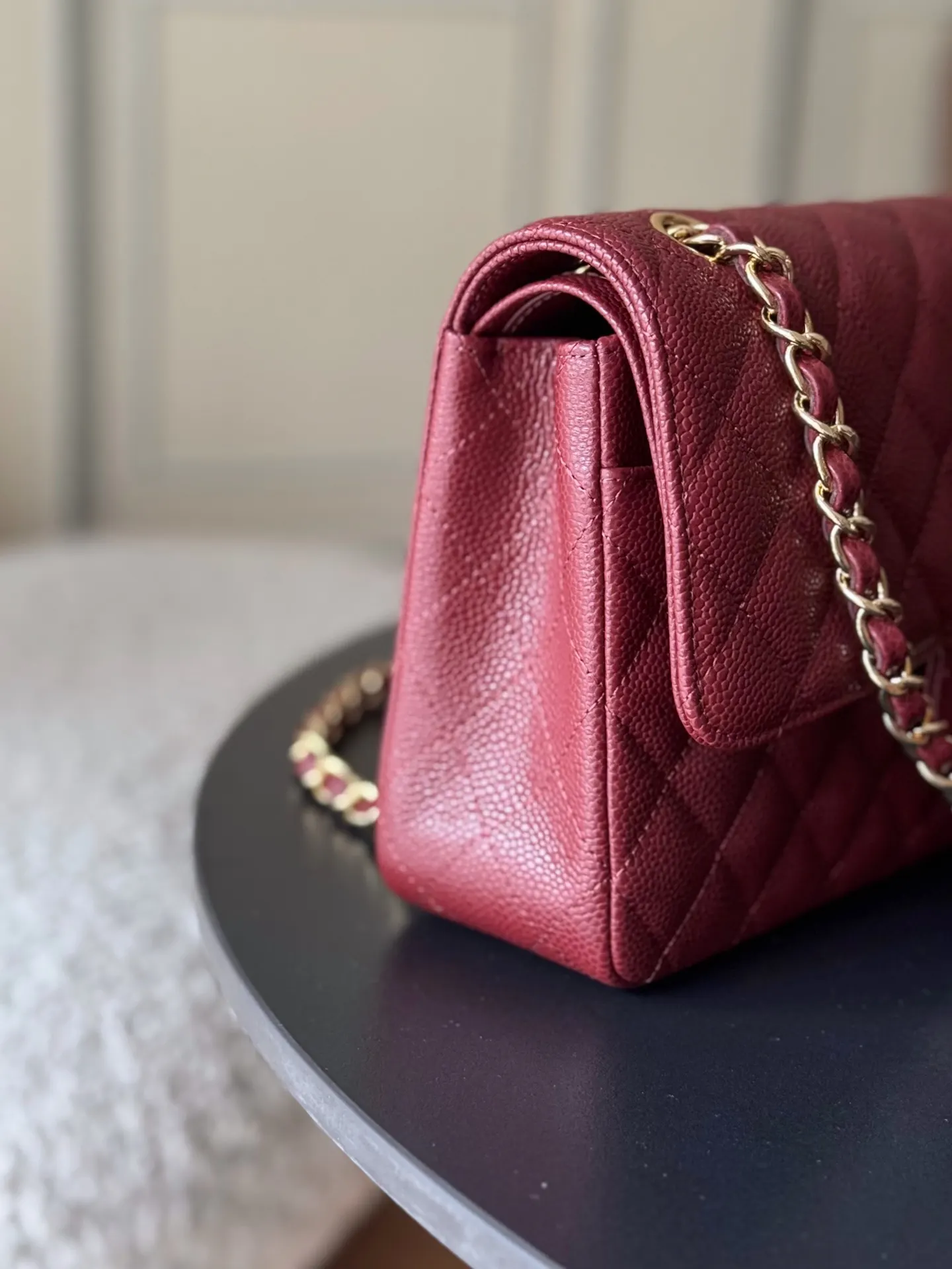 Chanel 酒红色牛皮菱格链条包 金扣
