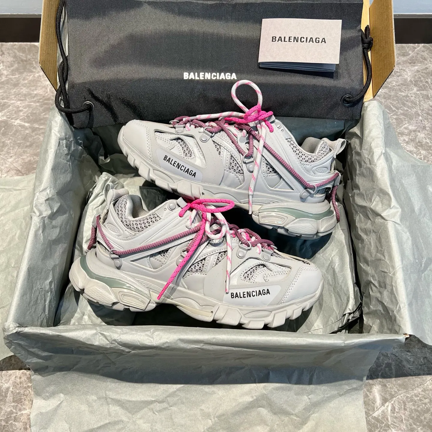 Balenciaga 单肩包 日常搭配
