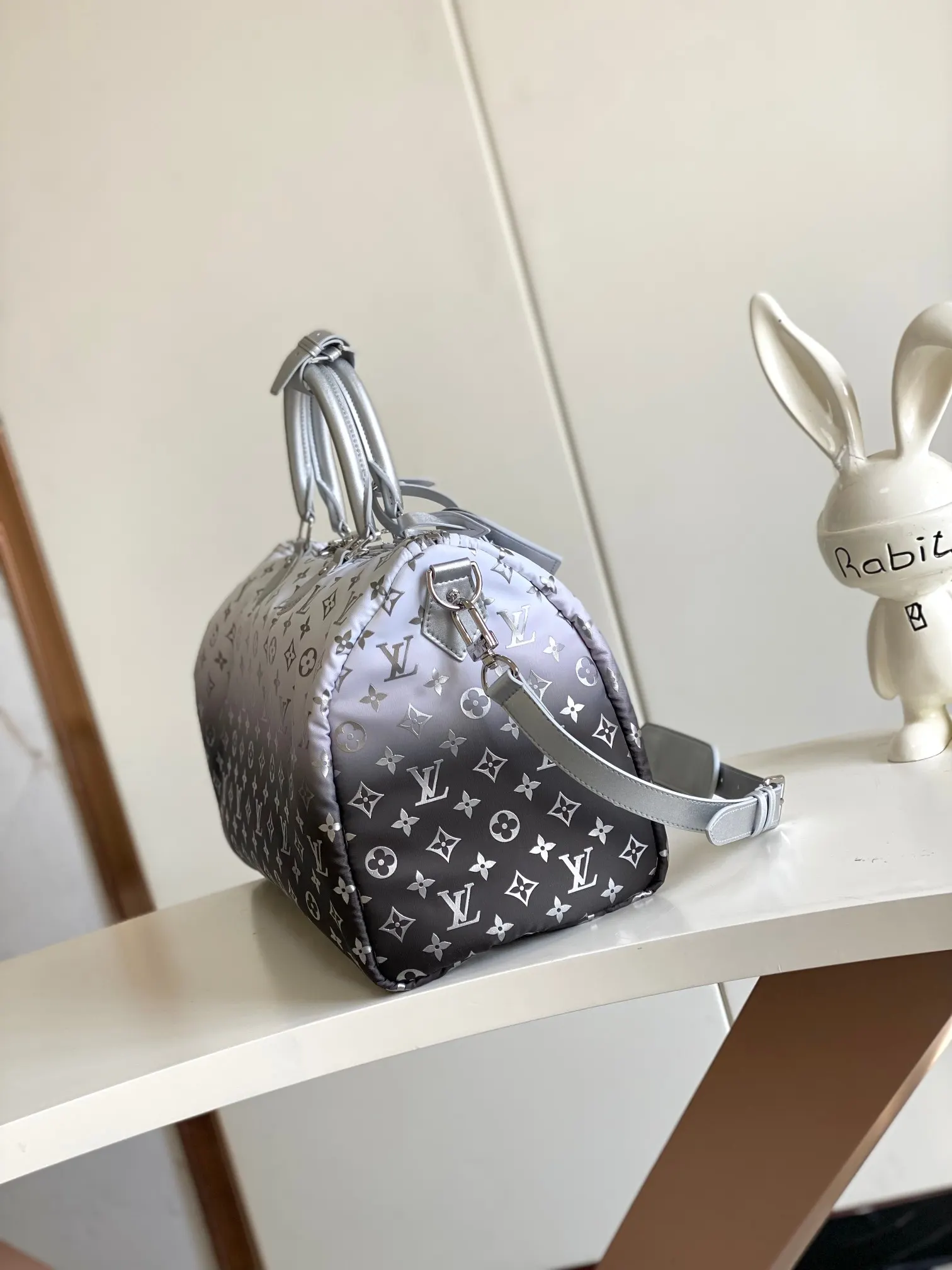 Louis Vuitton 银色 Monogram 单肩包