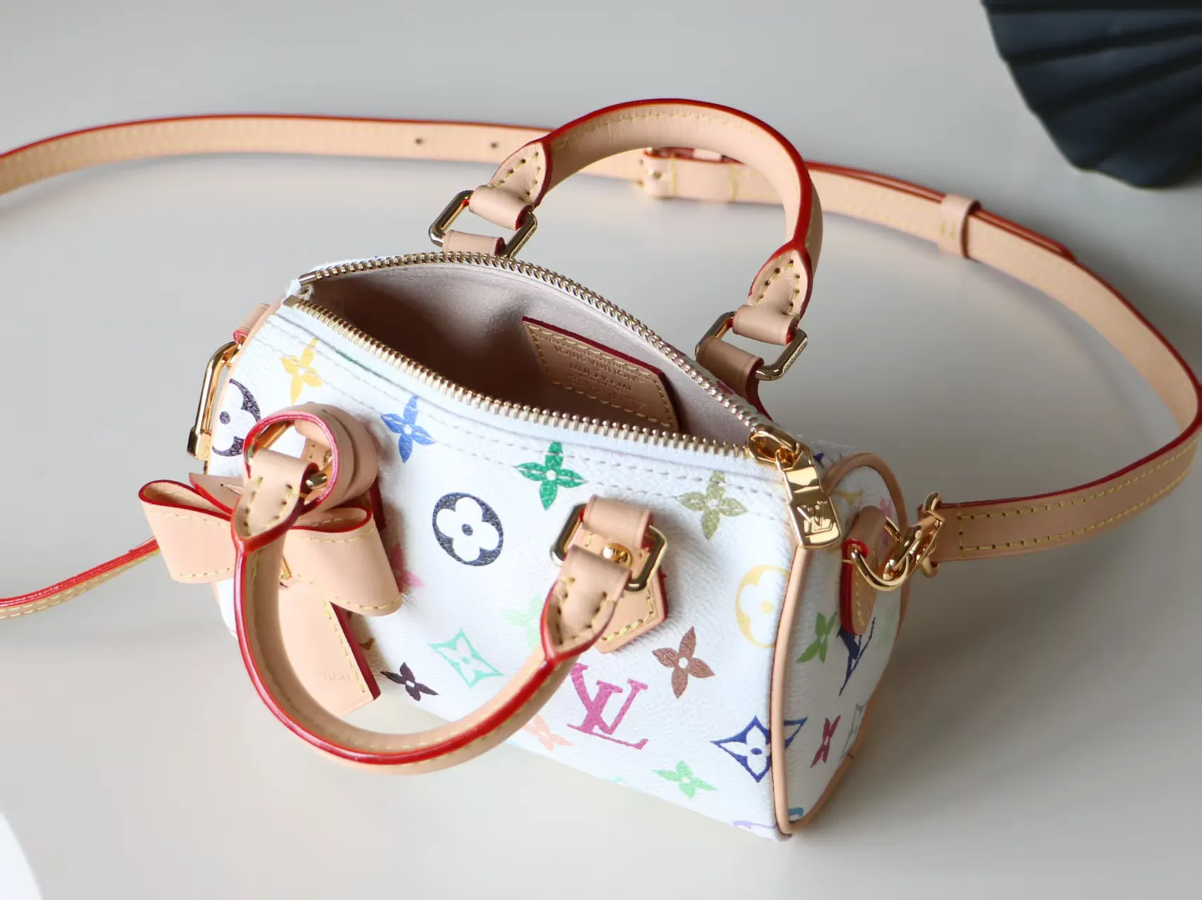 Louis Vuitton Fashion Item Travel Leather Image 9 Louis Vuitton Fashion Item Travel Leather Image 9