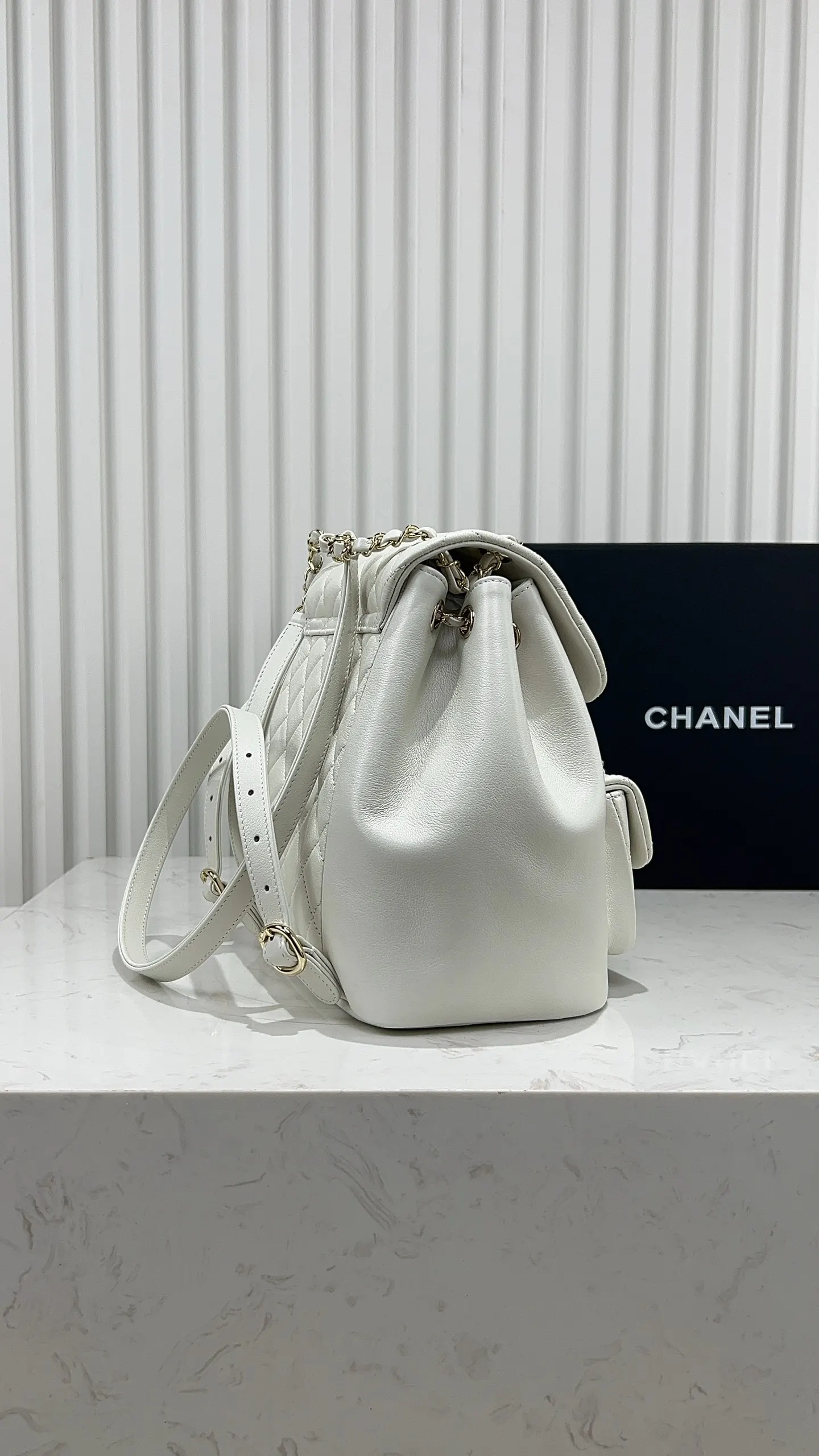 CHANEL 白色 小牛皮 双肩包 实用双肩款