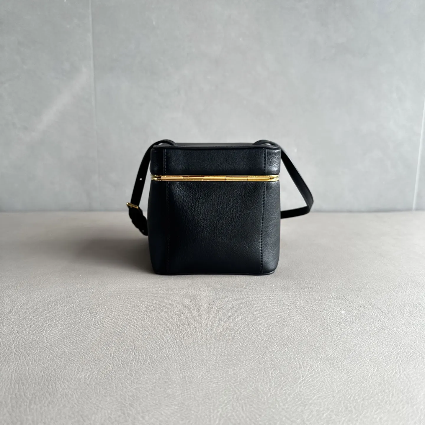 Celine Triomphe 金色 牛皮 單肩包 日常單肩背款