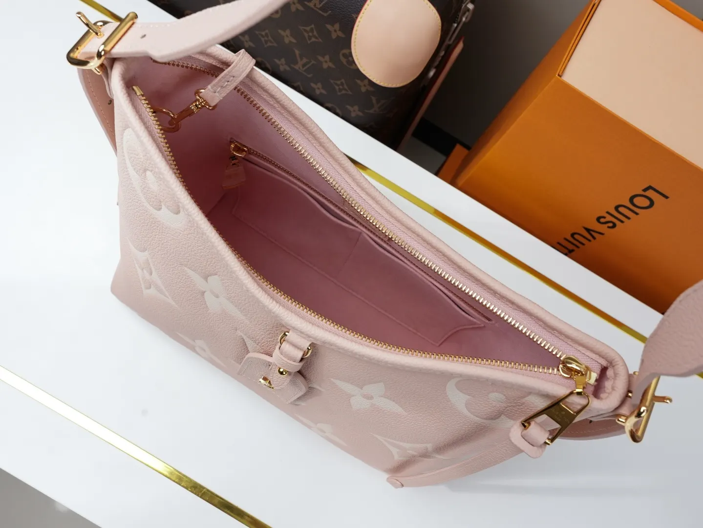 LV CarryAll 牛皮 收纳包 旅行收纳款