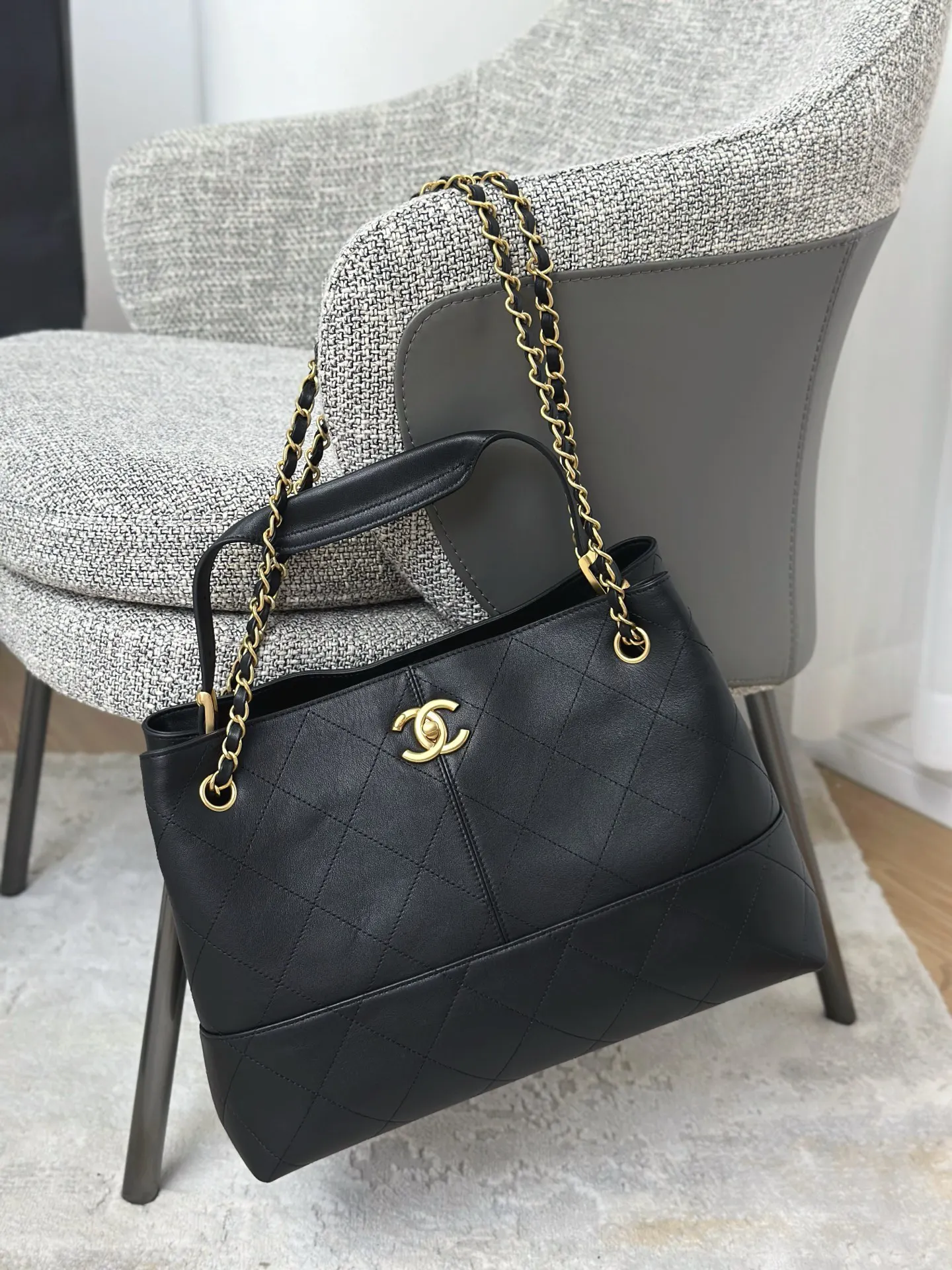 CHANEL 黑色牛皮手提链条包 通勤款 复古款