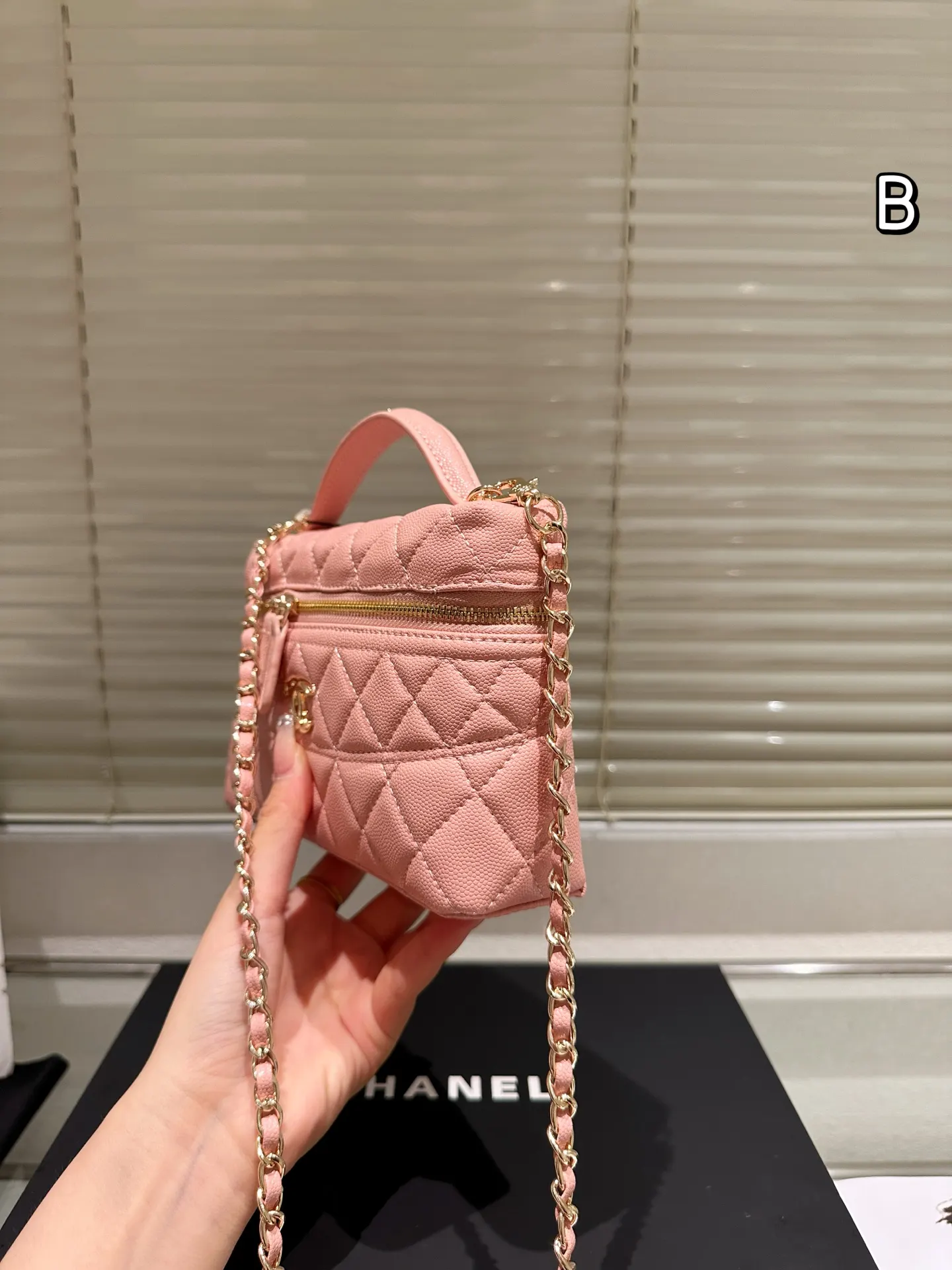 CHANEL 牛皮 挂件 手 斜挎包 轻便斜挎款