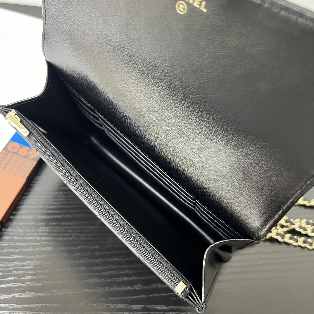 CHANEL 黑色小牛皮菱格链条包 手提款