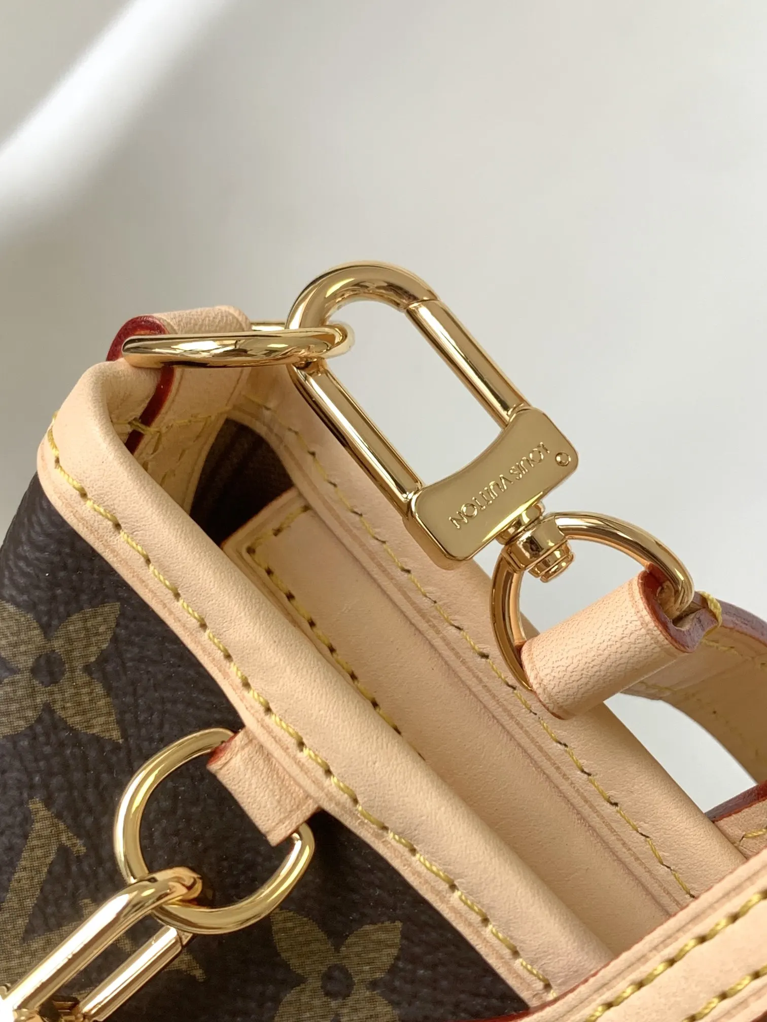 Neverfull 牛皮 手拿包 精致手拿款