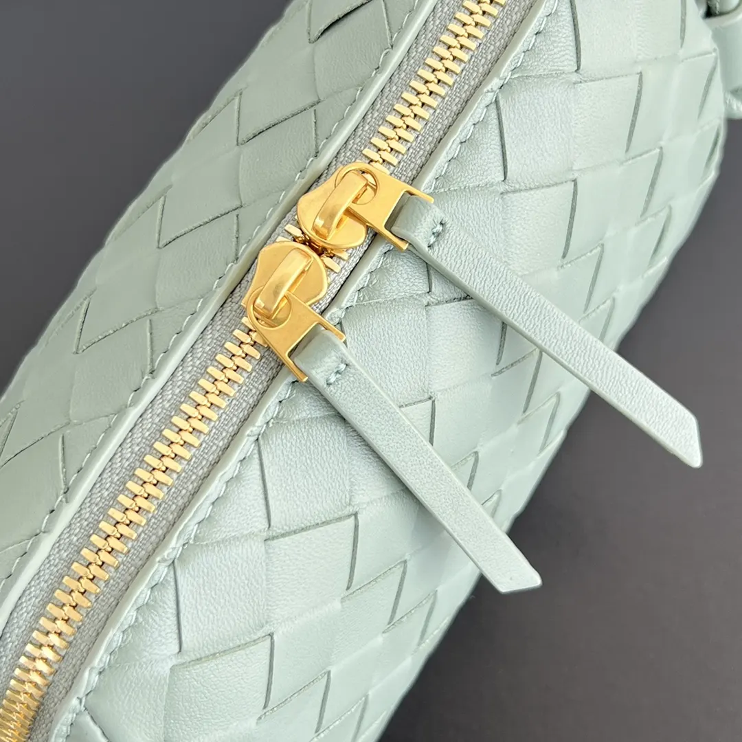 Bottega Veneta 腋下包 復古腋下背款