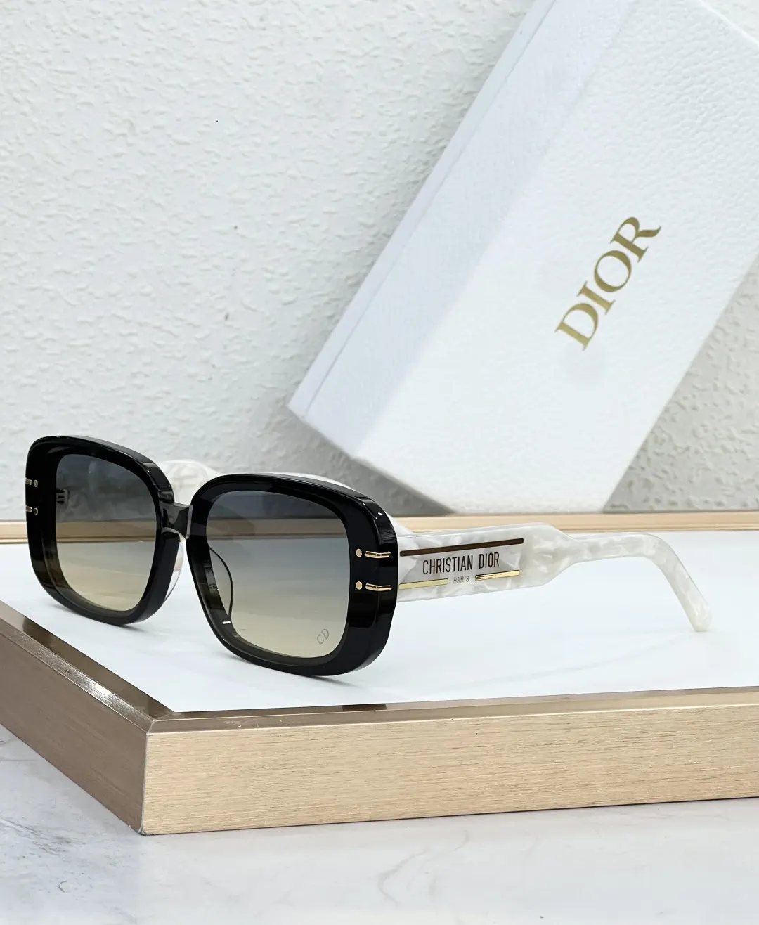 Dior 黑色方框太阳镜 复古