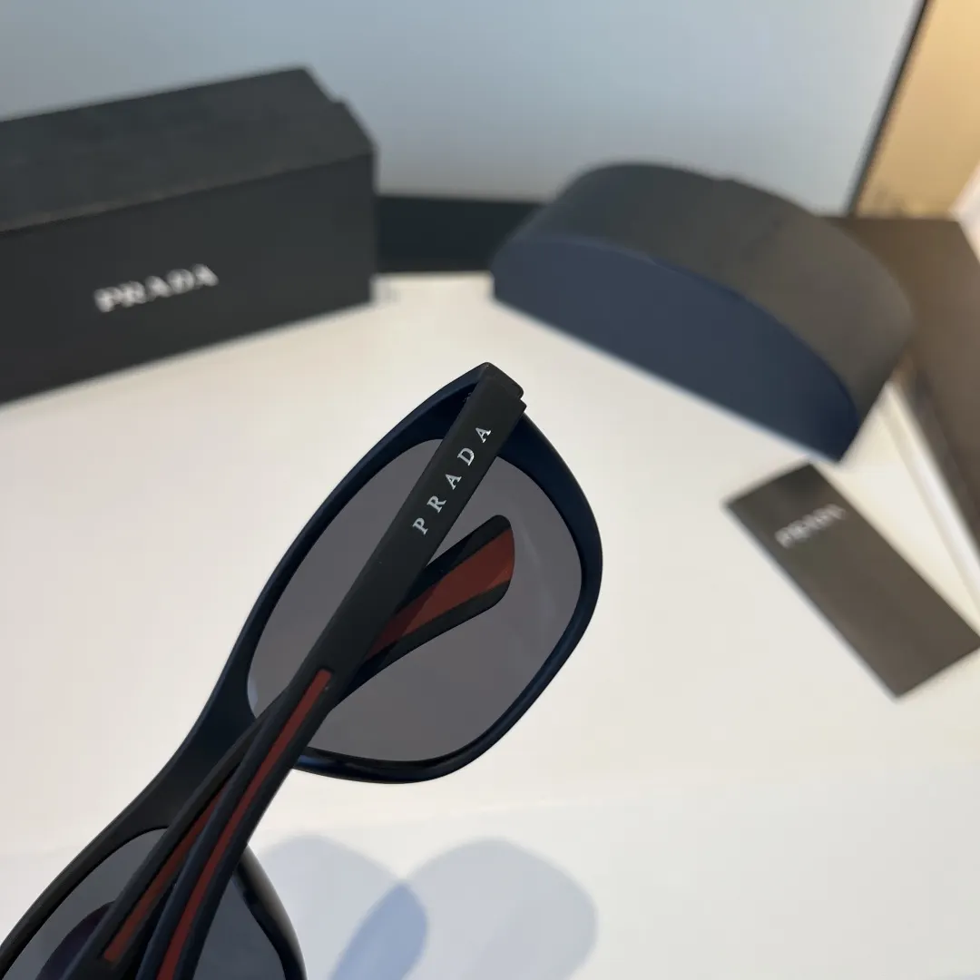 Prada 太阳眼镜 时尚遮阳 太阳镜