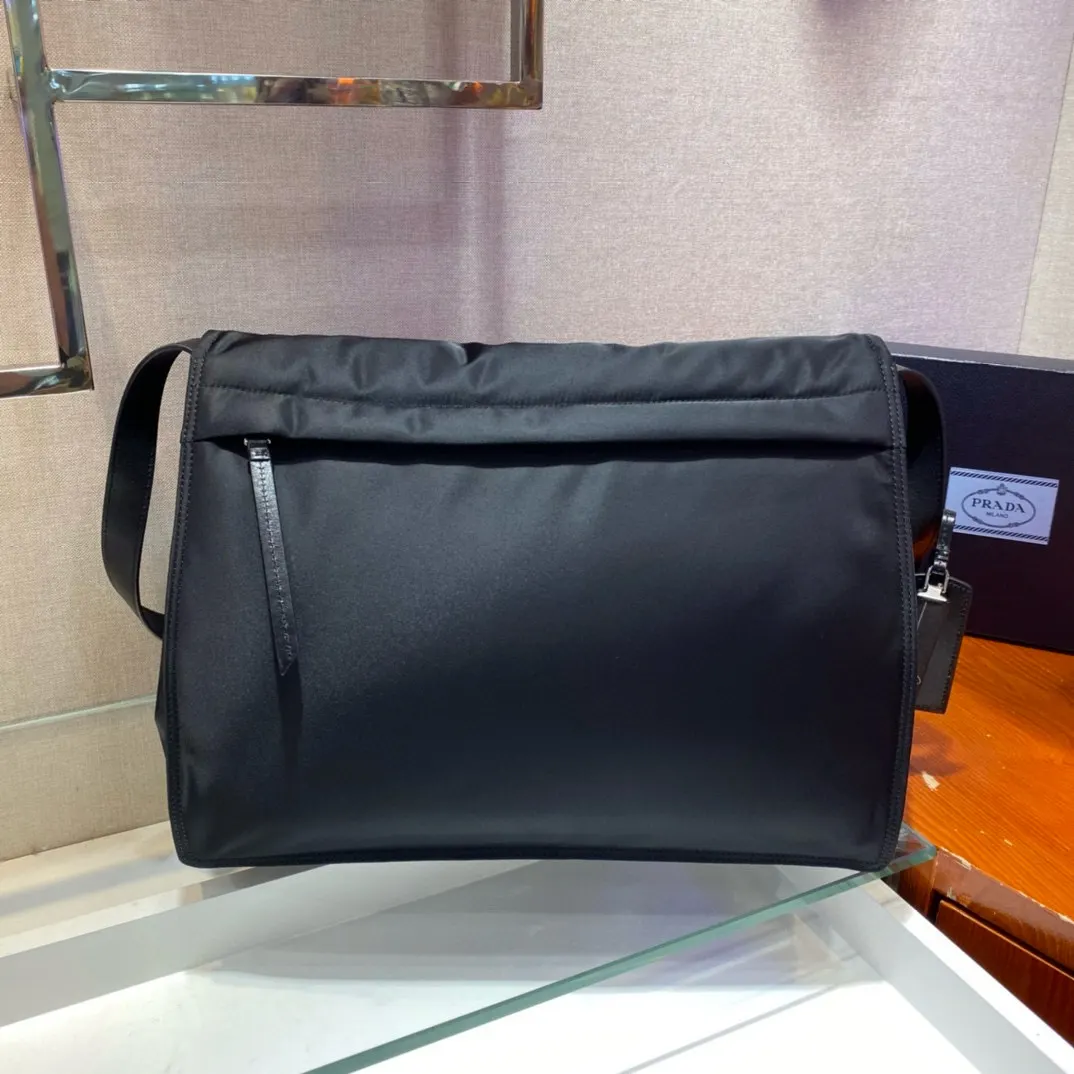 PRADA Re-Nylon尼龙 皮革 邮差包 通勤百搭款