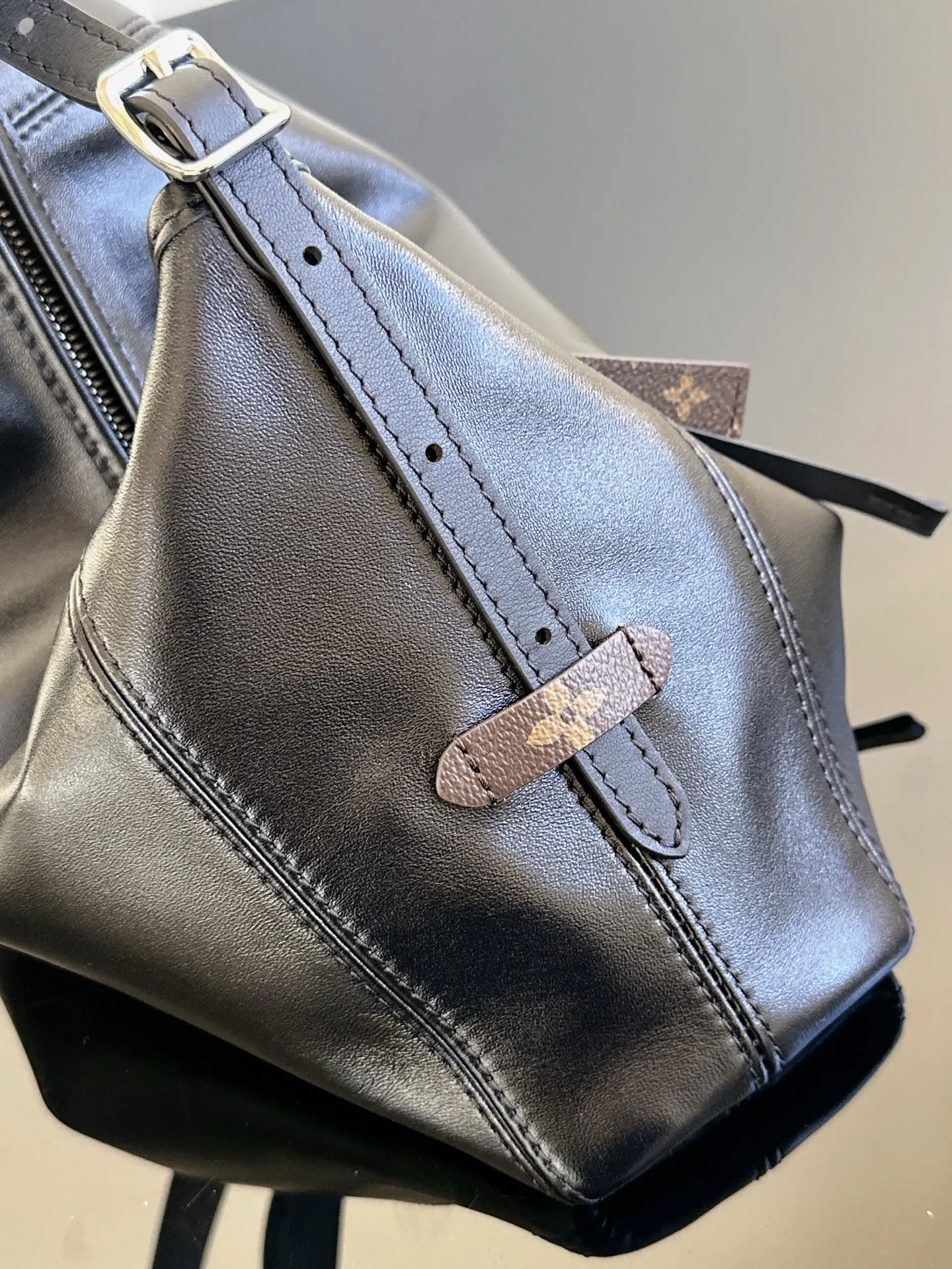 CarryAll 黑色 EAST 腋下包 复古腋下背款