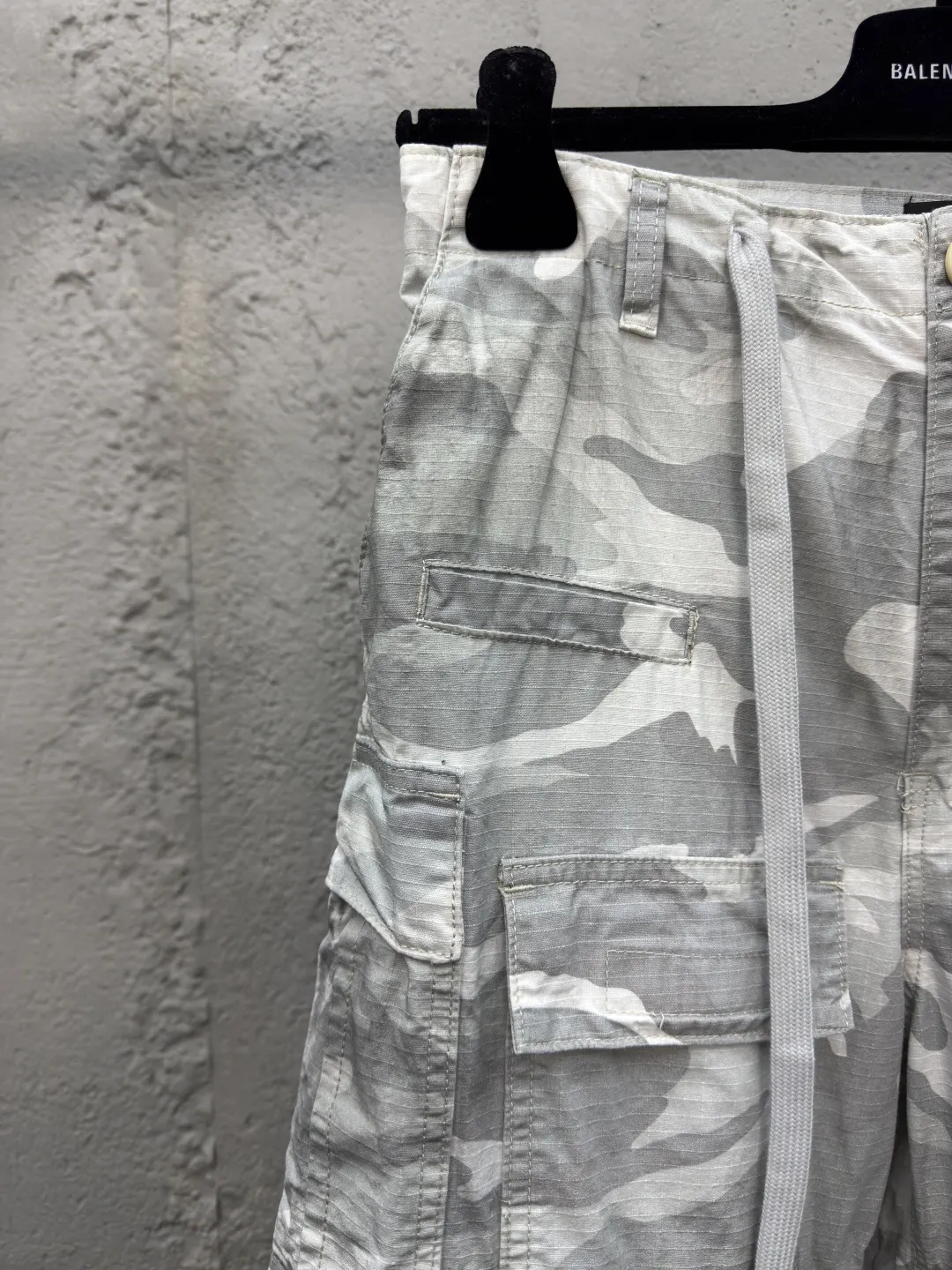 Balenciaga 灰色 裤子