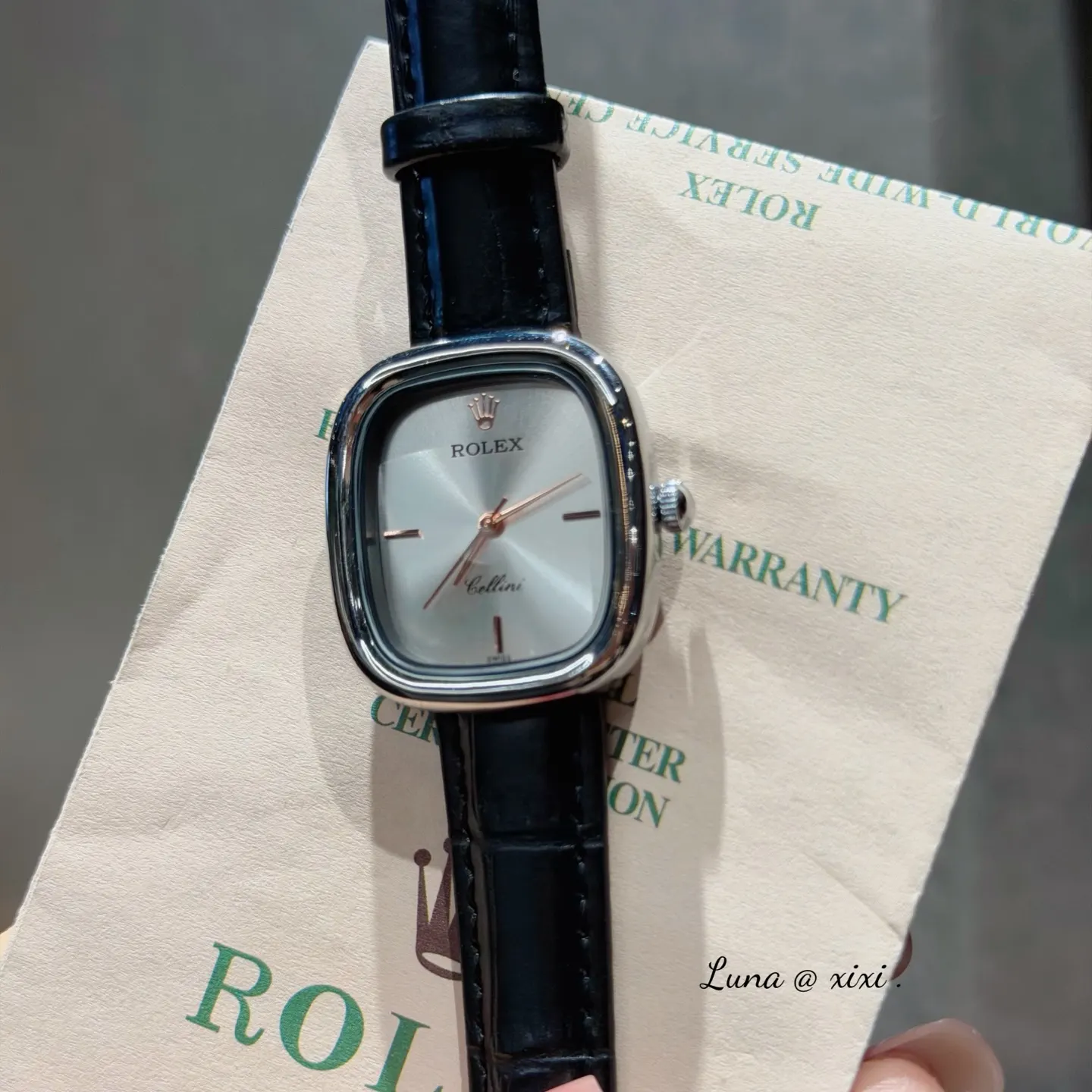 Rolex 小牛皮 小牛皮钢带搭 蝴蝶扣 不显浮华的风格广受女神喜爱 逐 手表 经典腕表款