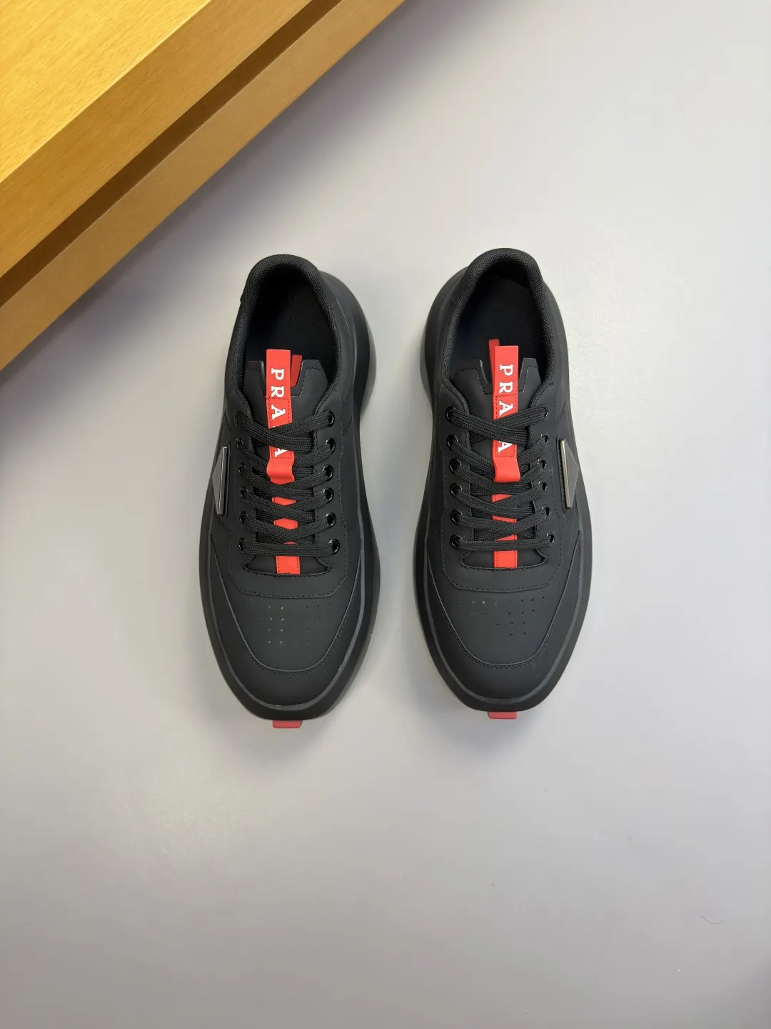 Prada 牛皮 真丝 帆布 运动鞋 休闲运动
