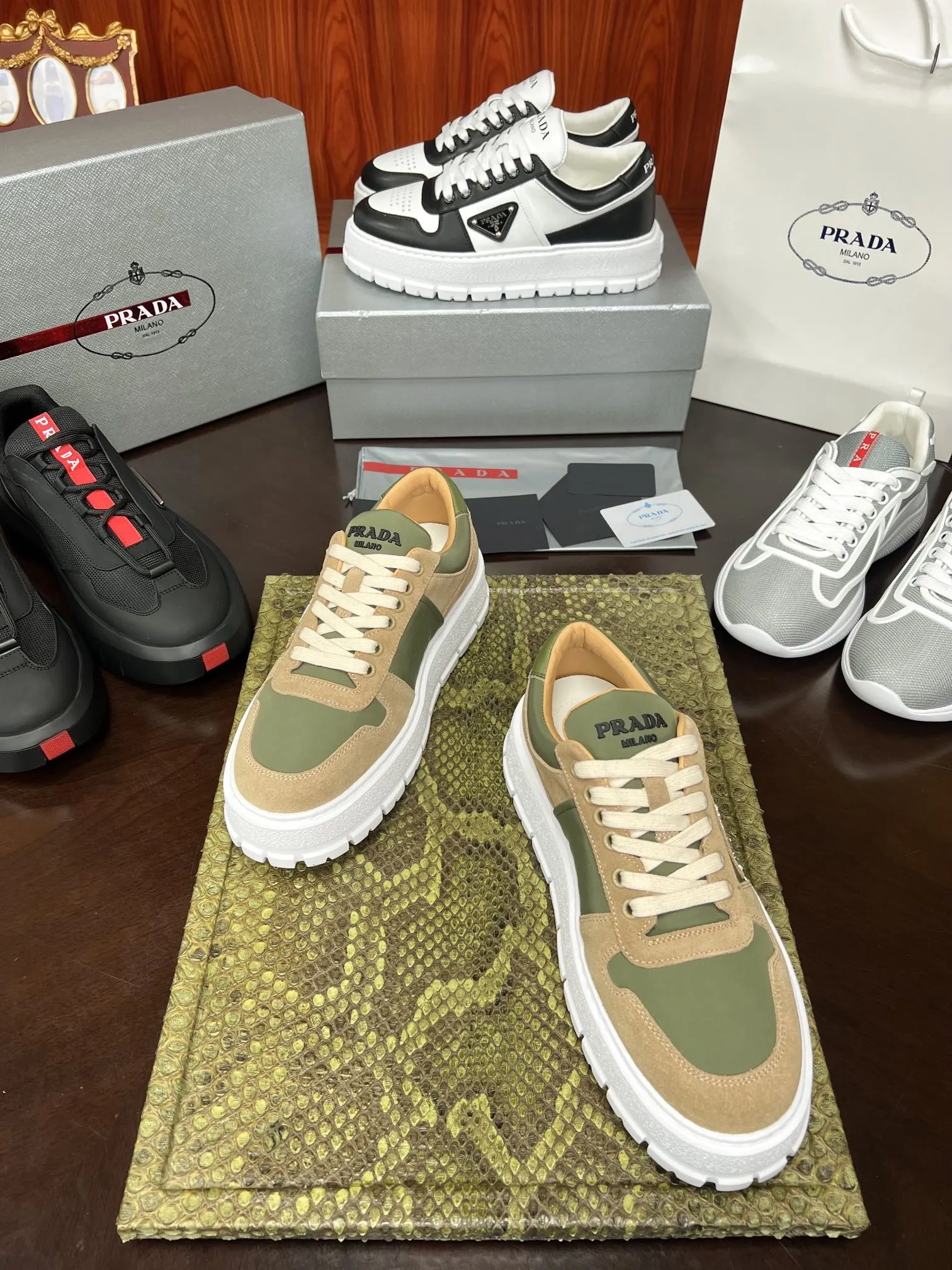 PRADA 牛皮 休闲鞋 舒适百搭款