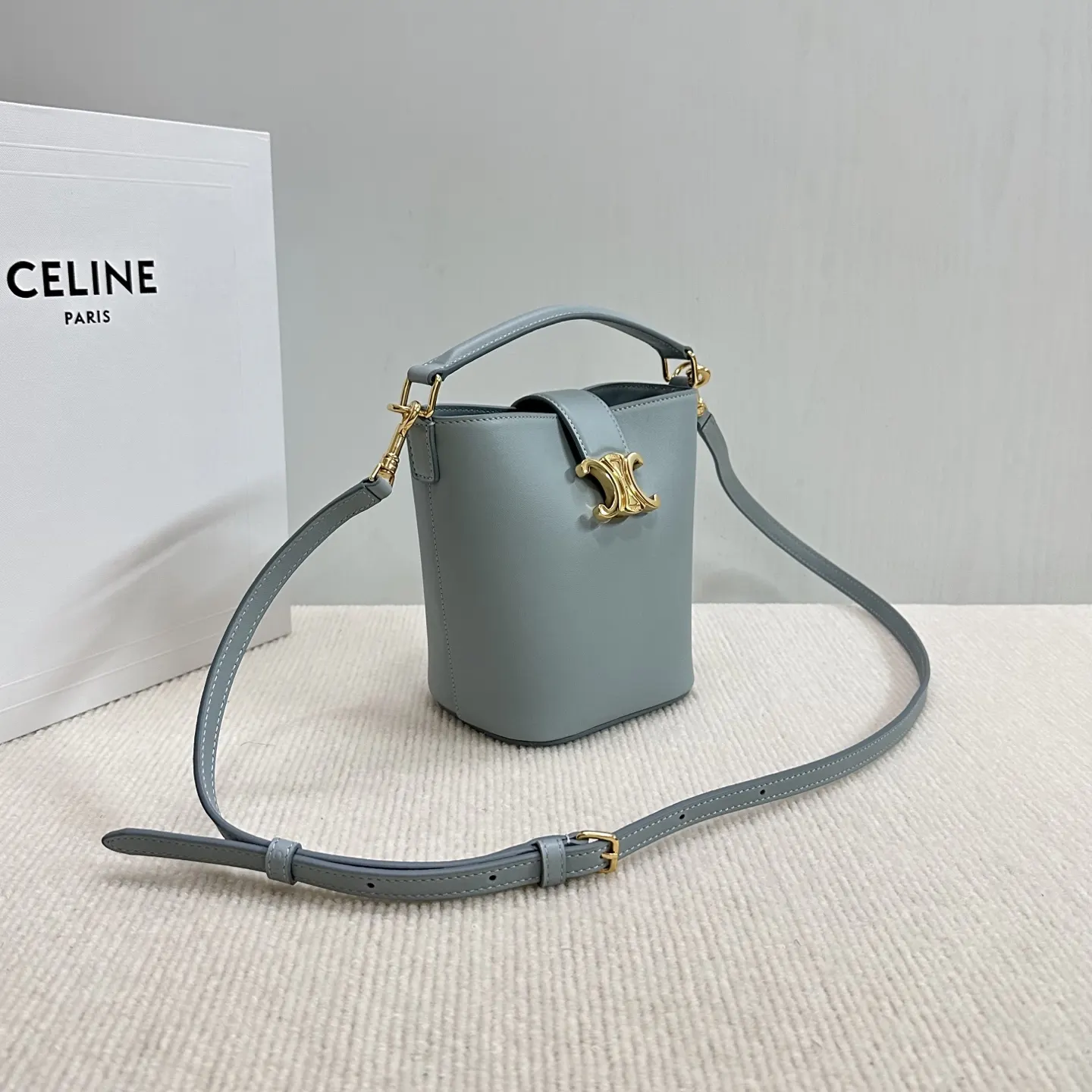 Triomphe 蓝色 金色 小牛皮 水桶包 休闲水桶款