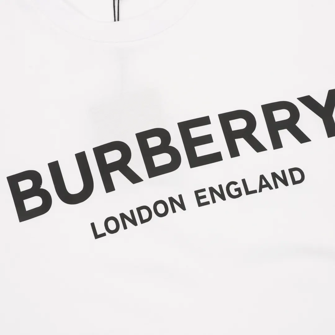 Burberry 字母 刺繡 短袖T恤 休閒百搭款(數字4) Burberry 字母 刺繡 短袖T恤 休閒百搭款(數字4)