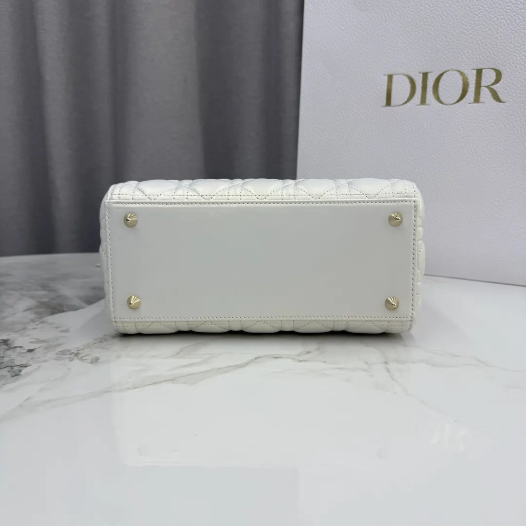 Dior Lady Dior 白色羊皮卡夹 标签细节款 经典款