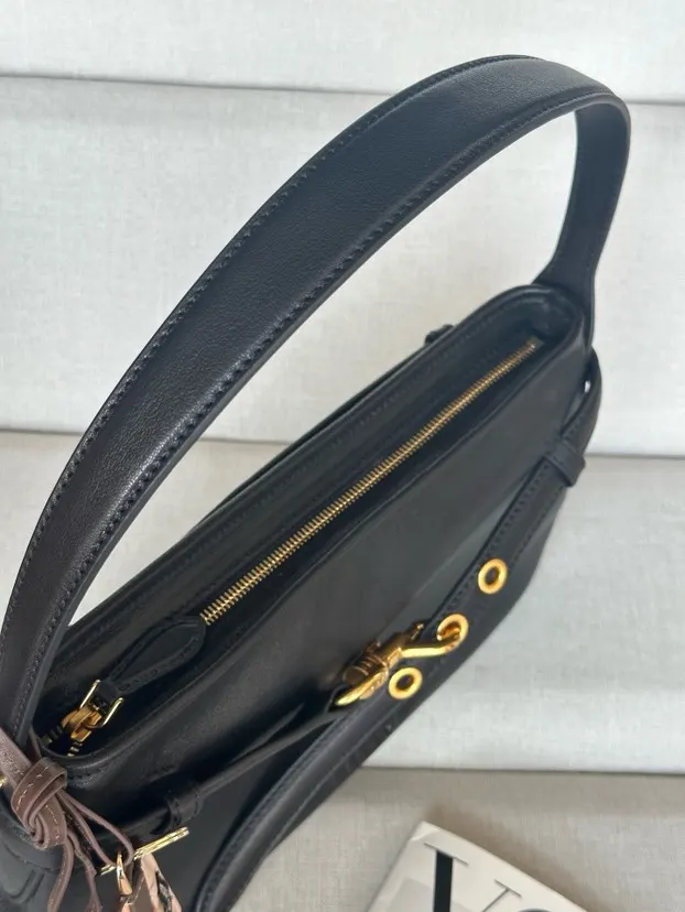 Gold Hobo Shoulder Bag Vintage Image 9 Gold Hobo Shoulder Bag Vintage Image 9