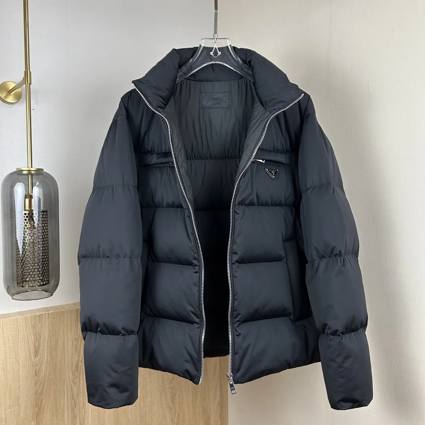 PRADA 三角标 羽绒服 通勤休闲款
