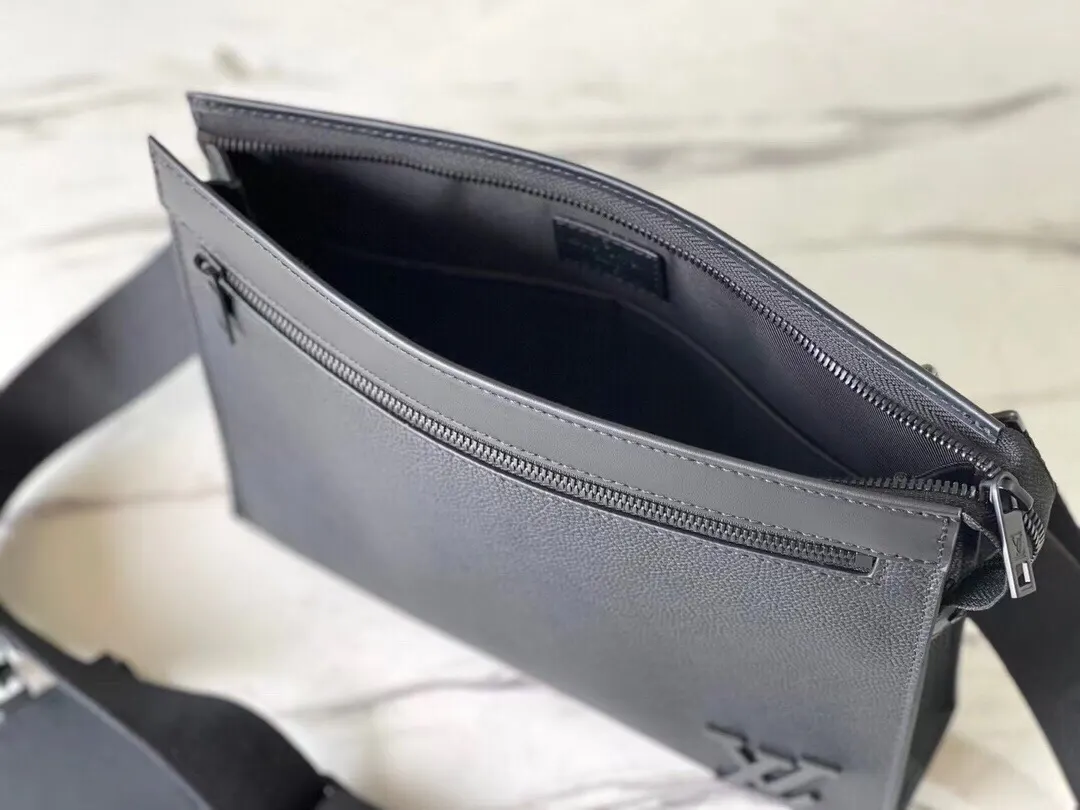 LV Pochette 郵差包(數字9) LV Pochette 郵差包(數字9)