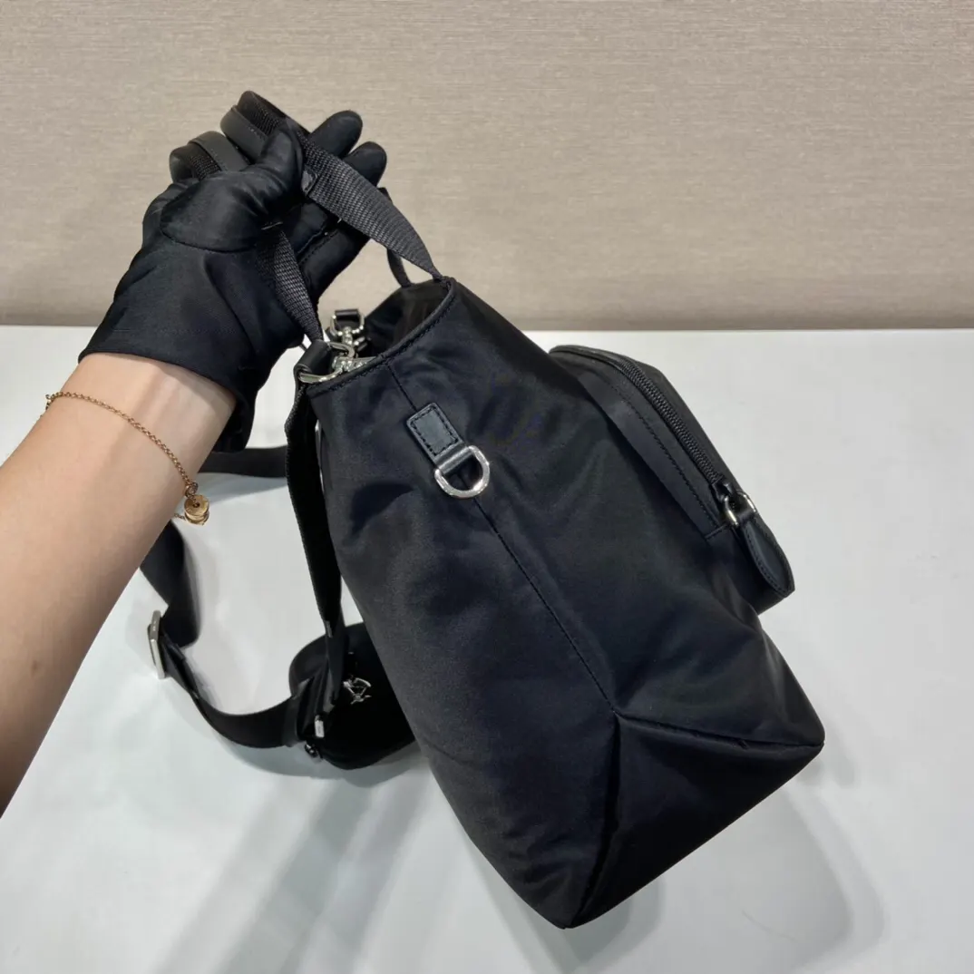 Prada Re-Nylon 尼龙 托特包