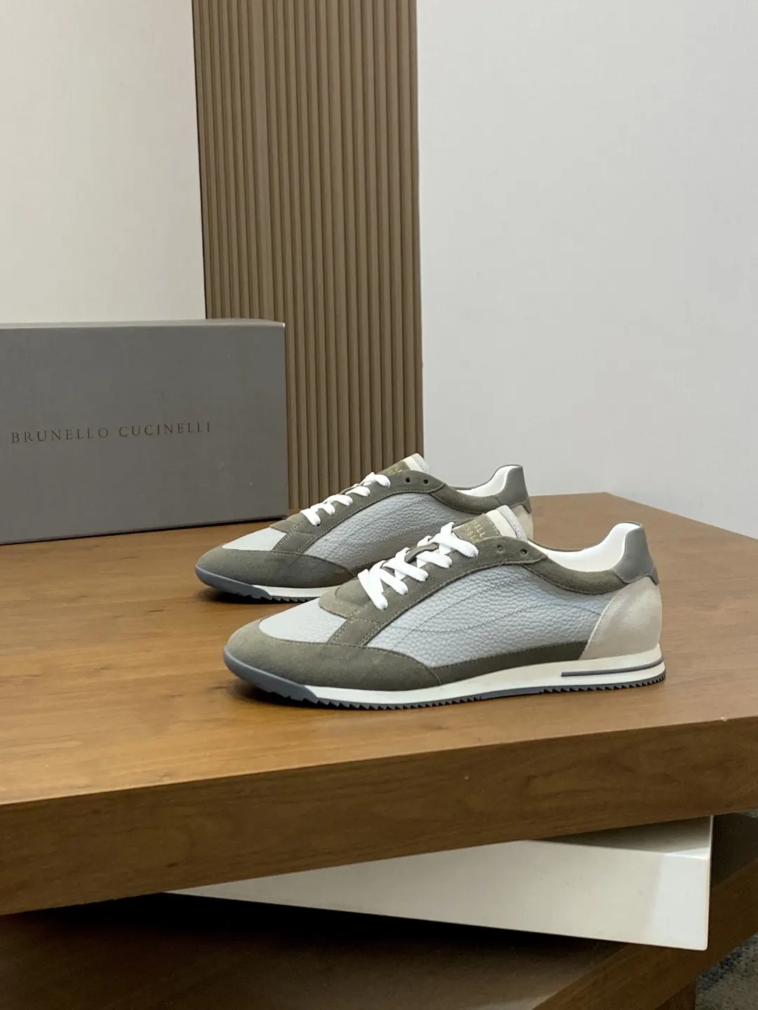 Brunello Cucinelli SS 白色 運動鞋 休閒百搭款(數字3) Brunello Cucinelli SS 白色 運動鞋 休閒百搭款(數字3)