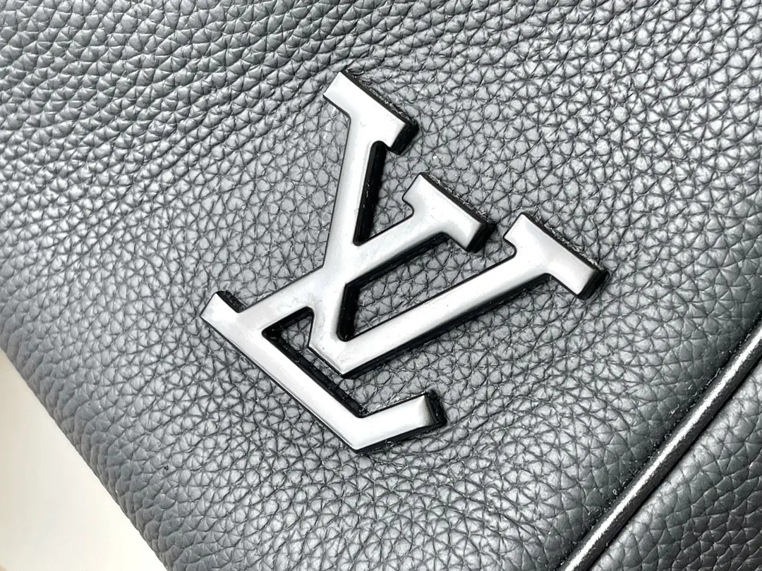 Louis Vuitton Black Fashion Item Travel Leather Image 9 Louis Vuitton Black Fashion Item Travel Leather Image 9