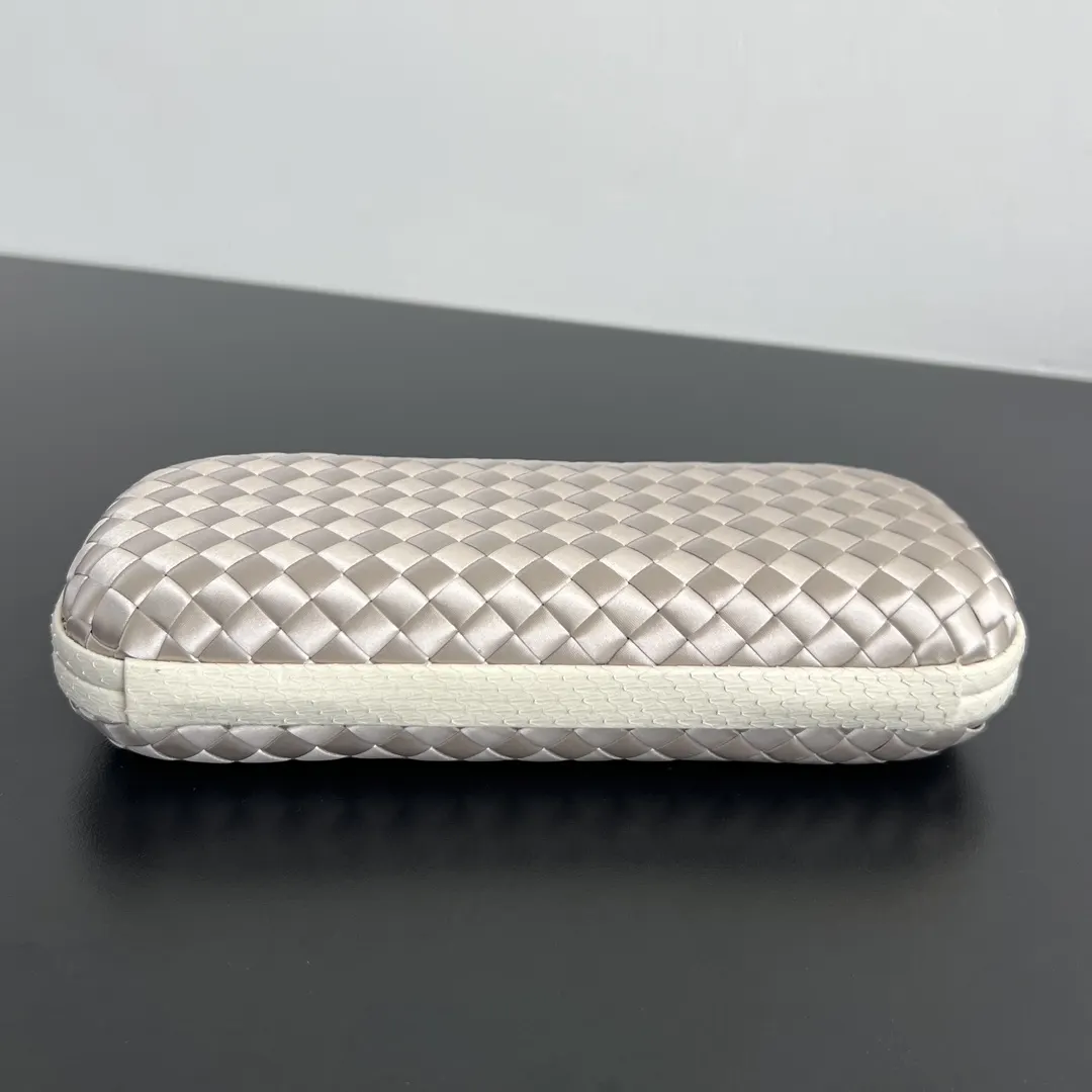 Bottega Veneta 化妆包 便携收纳款