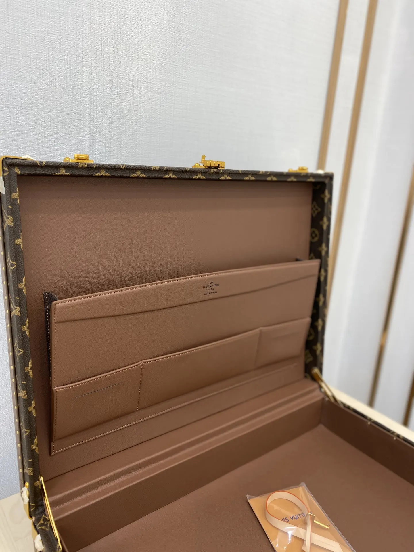 金色 Damier 它 一个舒適的真皮手把和一个地址标签 手提包 通勤手提款(數字5) 金色 Damier 它 一个舒適的真皮手把和一个地址标签 手提包 通勤手提款(數字5)
