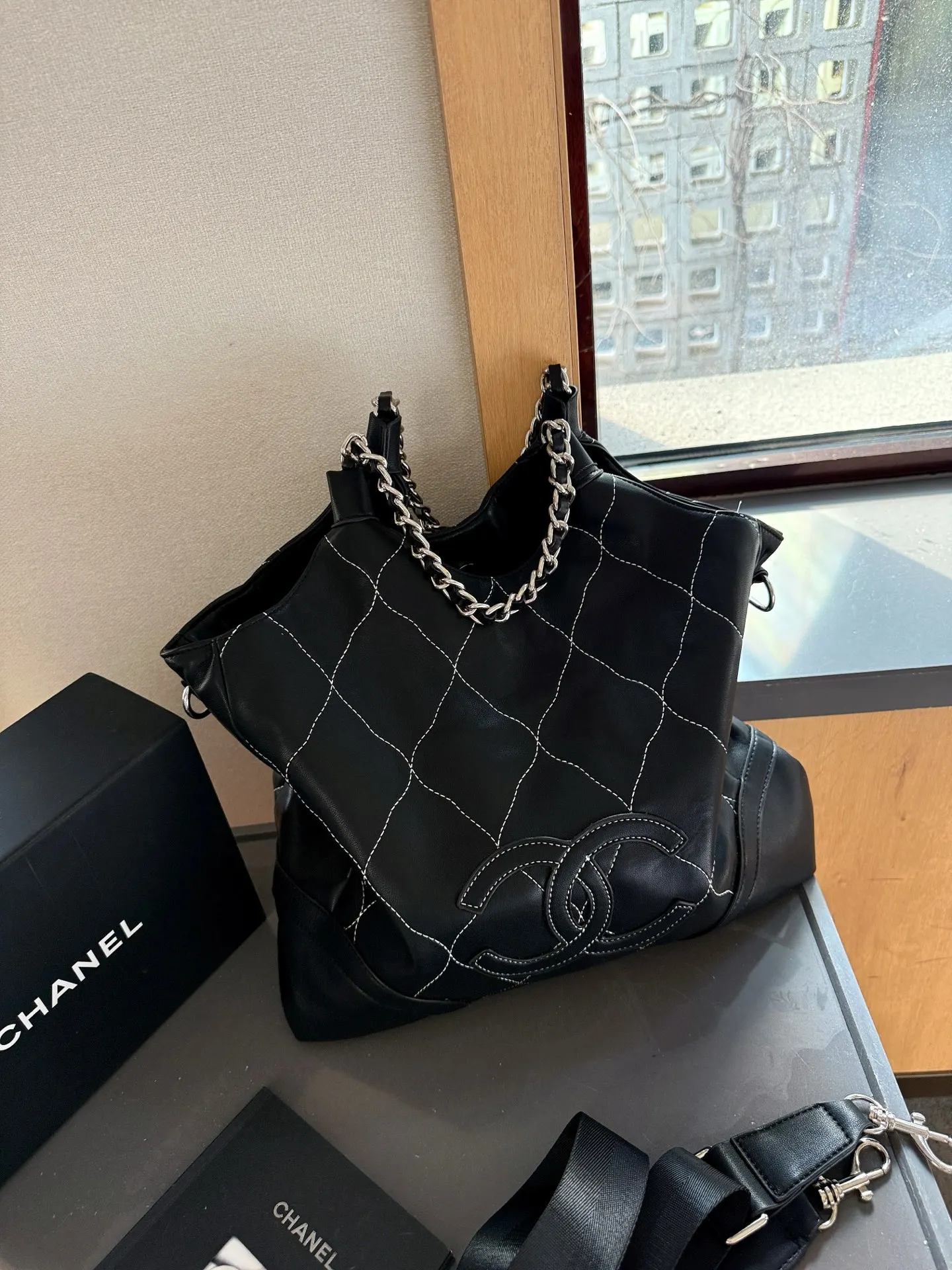 CHANEL 皮质 软 虽简单 低调但奢华 超大容量 可手提 可 链条包 精致链条款