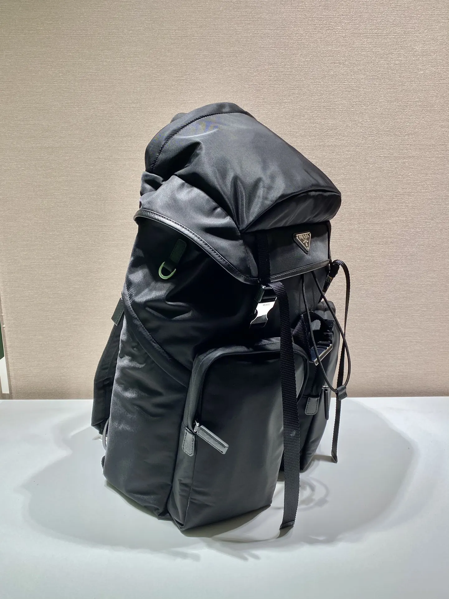 尼龍 登山包 雙肩背包采用进口尼龍面 雙肩包 实用雙肩款